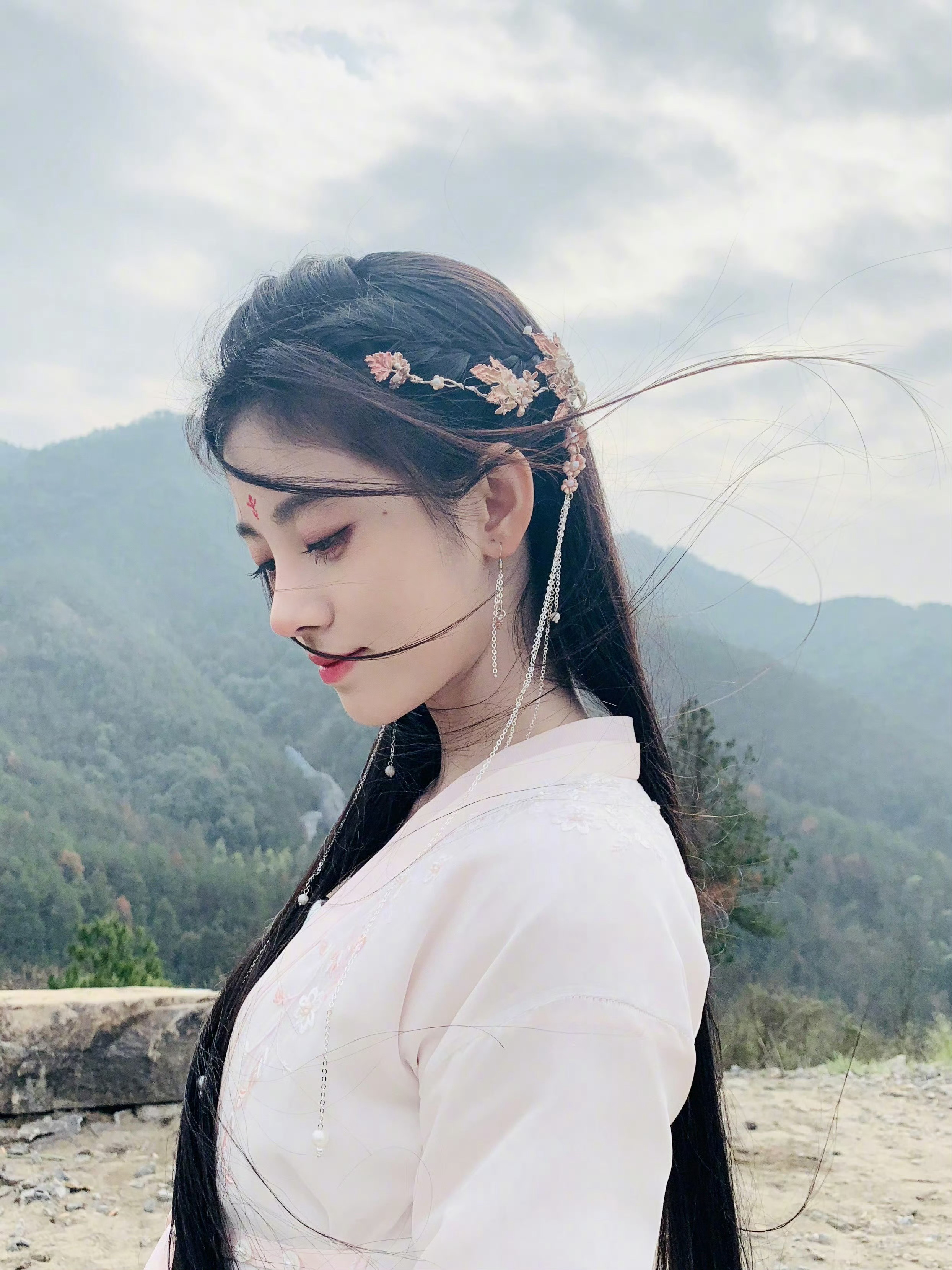 🍊鞠婧祎苏绿夏🍊鞠婧祎万花世界人类，怎么猜透你的那颗心