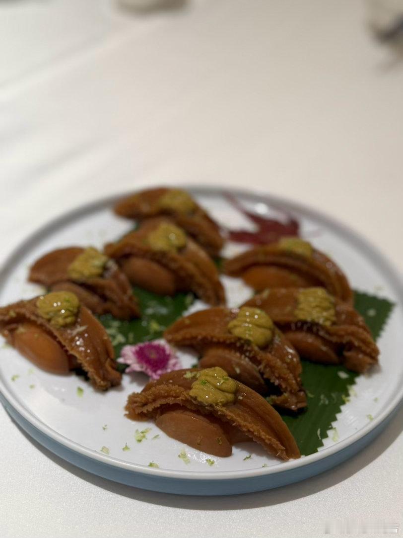 吃上了，每一样都好吃。我基本不吃麸质，但是也拒绝不了这里的叉烧包。 