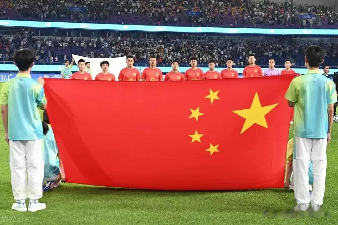 #亚运国足对战缅甸男足谁会赢#
国足世界排名29，
越南排名95，
当年大过年的