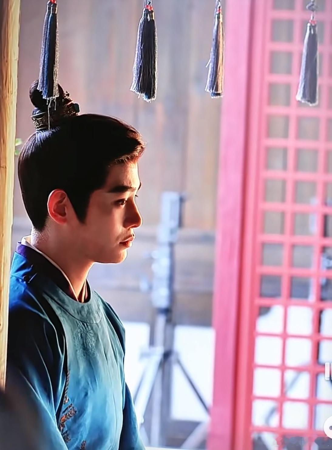 丁禹兮司宫令蓝袍路透丁禹兮司宫令丸子头丁禹兮司宫令蓝袍路透，不错不错，