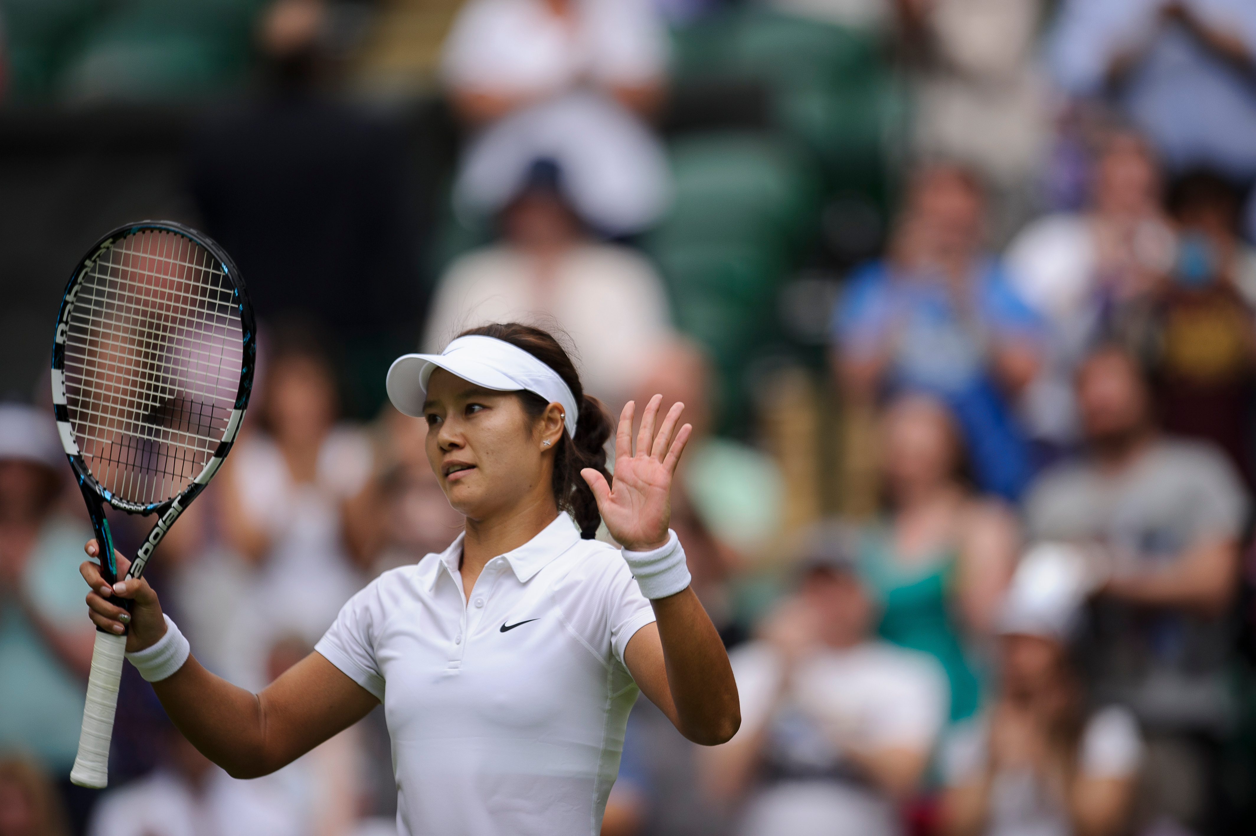 你如野蛮生长的玫瑰用刺试探预设的边界我们爱你盛放的绚烂，爱你自在的锋芒🌹生日快