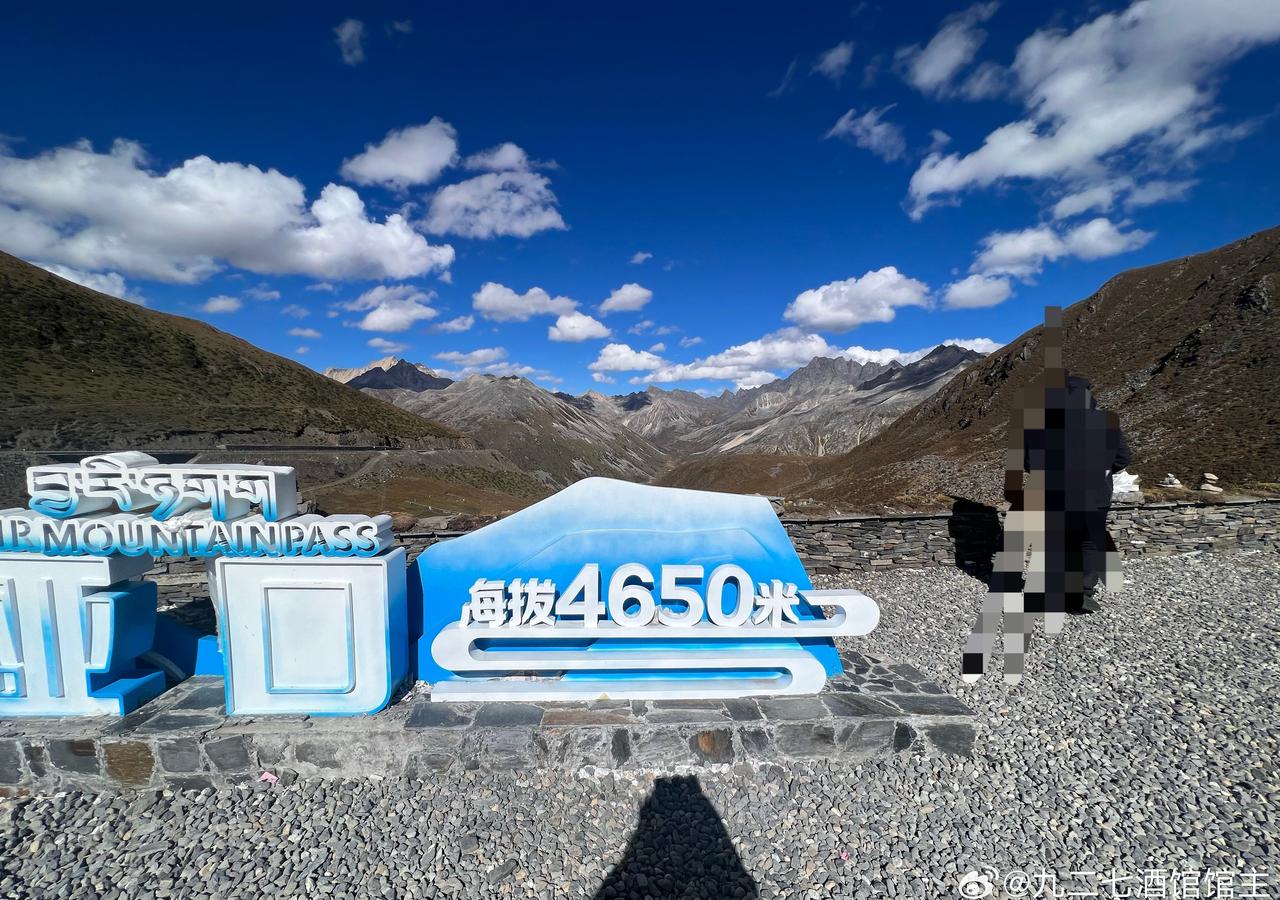 碎碎念做自留回忆，不用理我
一些川西碎片。纯拍景色很少，因为忙着各种打卡，穿彩色
