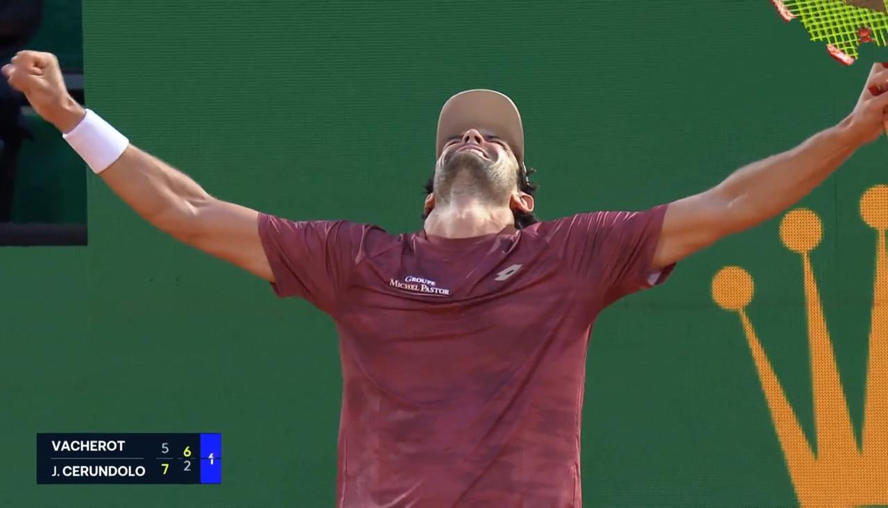 表弟瓦舍罗蒙特卡洛大师赛送油条逆境击败J·塞伦多罗，成功晋级
        北