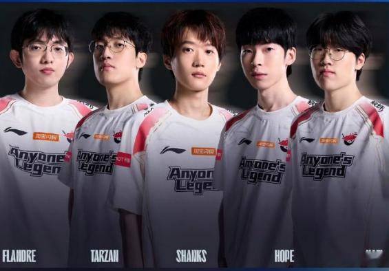 Flandre一宿没睡，Bin不知所踪，369忙着CSGO，就剩TheShy还在