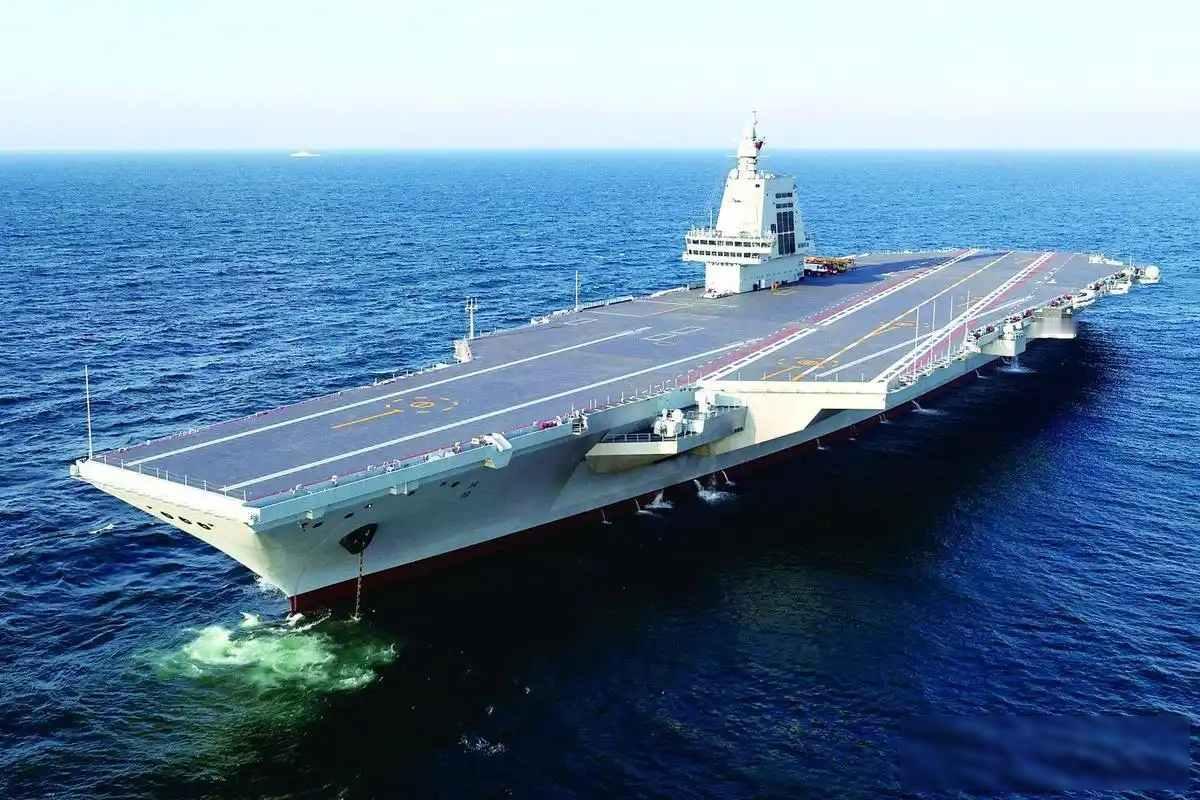 辽宁舰老兵还在岗，新兵名字暗藏玄机，中国航母悄悄换代了

4月22日海军成立77
