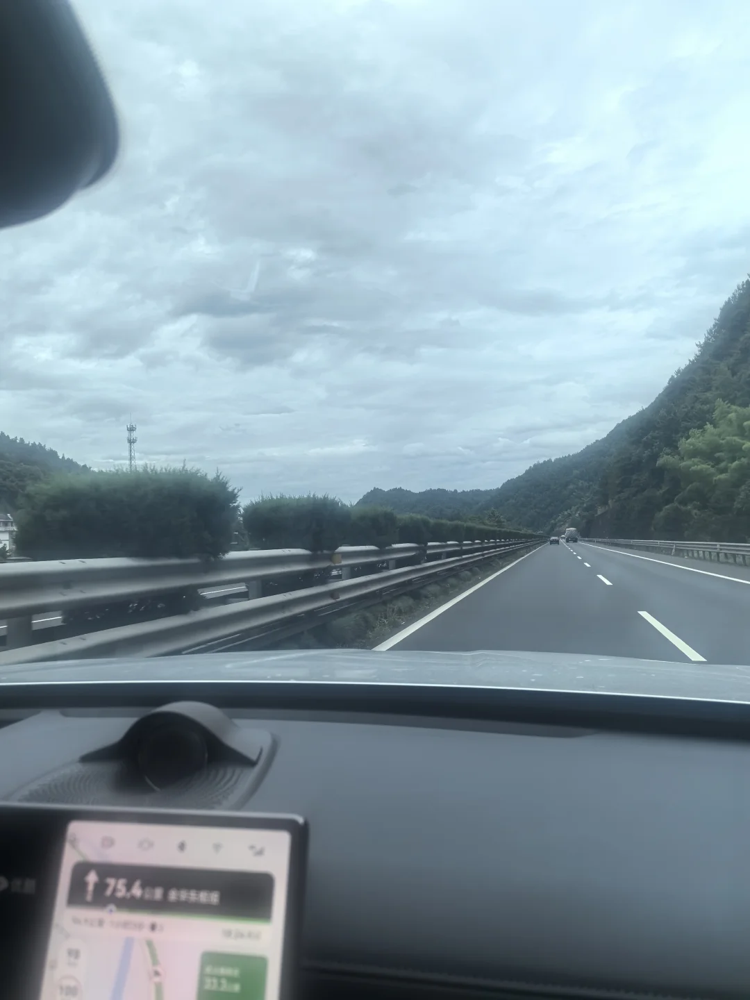 开车去旅游 一路风景如画 旅游在路上