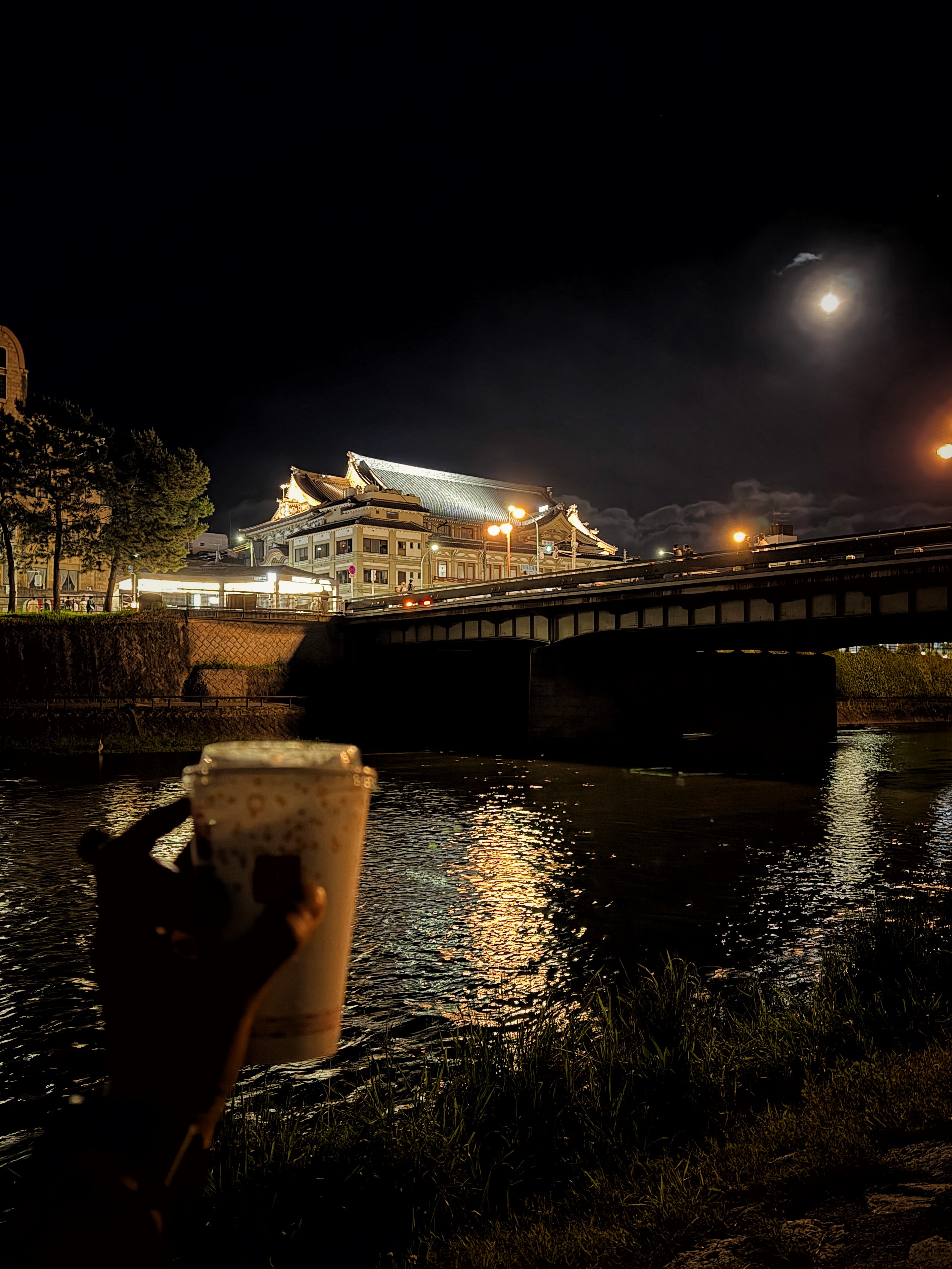 京都夜配M记，不论北欧还是东亚，我好像都很享受这样的时光，舒服🏯🌊欣哲频道夜