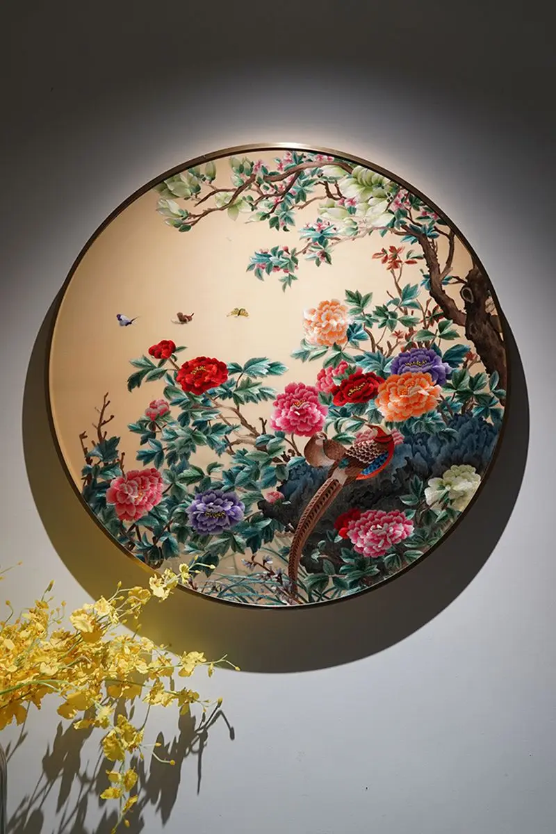 花开富贵，前程似锦 针为笔，线为色，绣一幅锦绣繁花。牡丹的柔、锦鸡的艳...