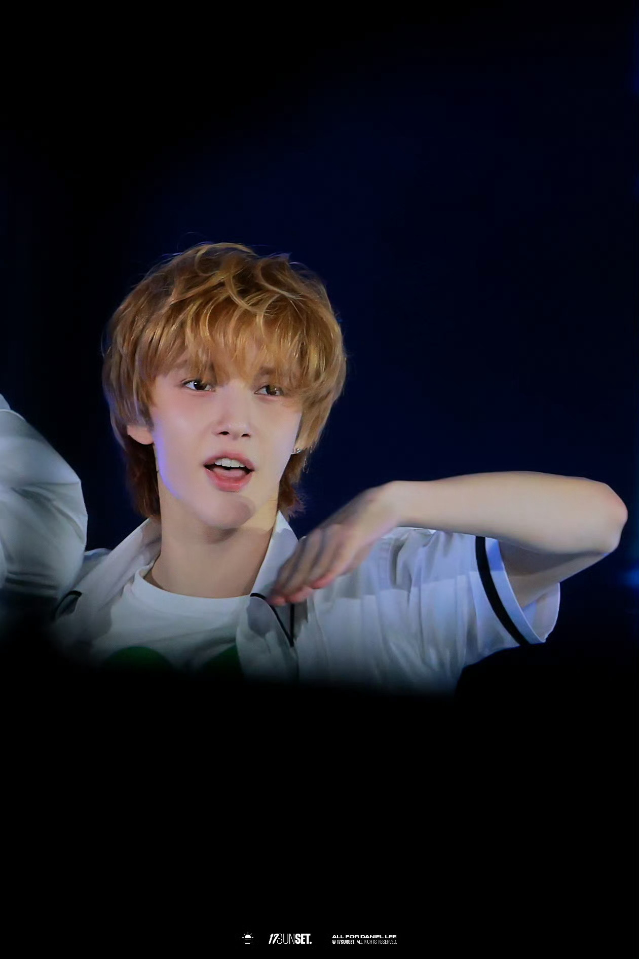 让让让让都让让 我老婆来了 ​​​