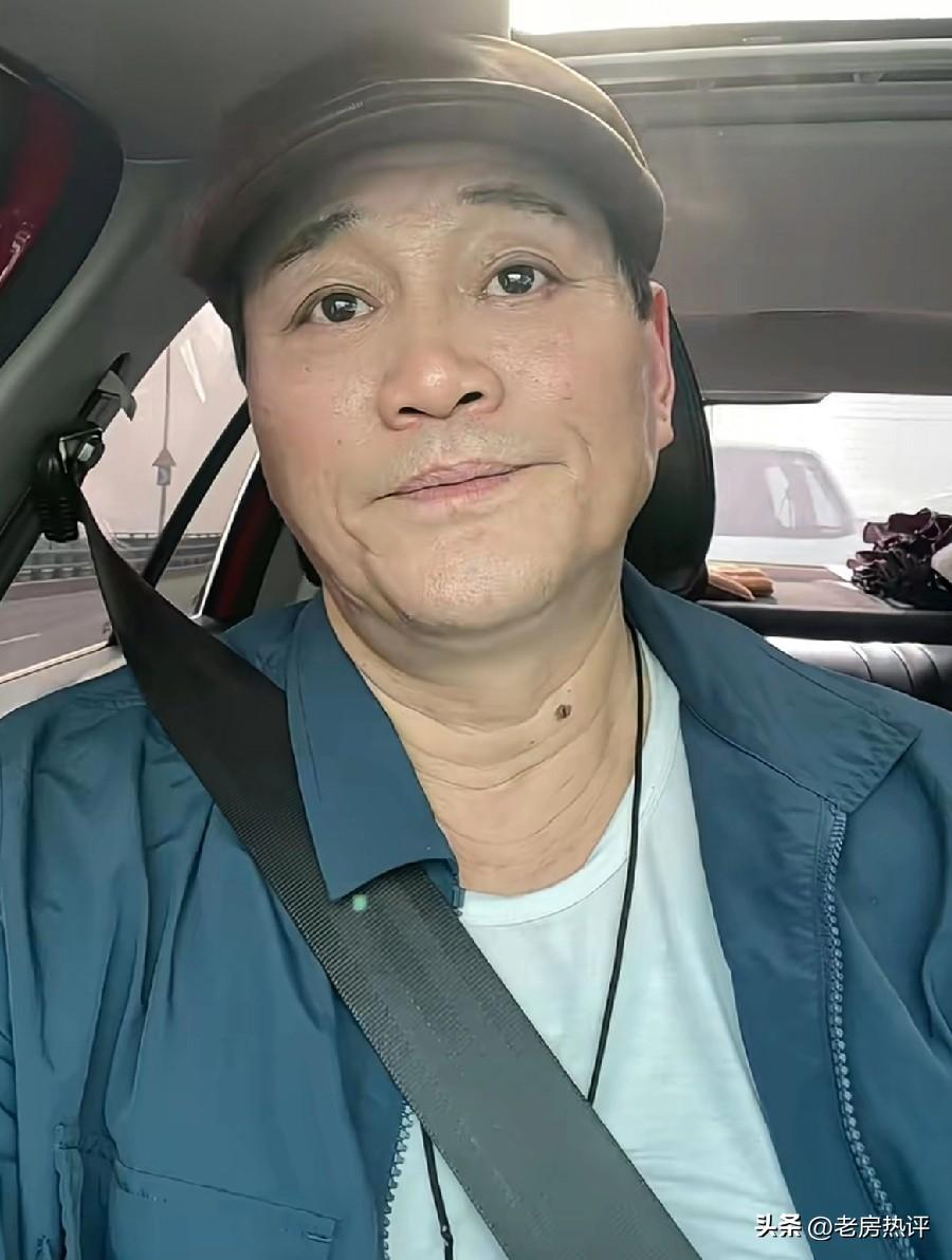 快板张去上海德云社反三俗之行挺可笑，去之前信誓旦旦说要在上海德云社门口直播，又要