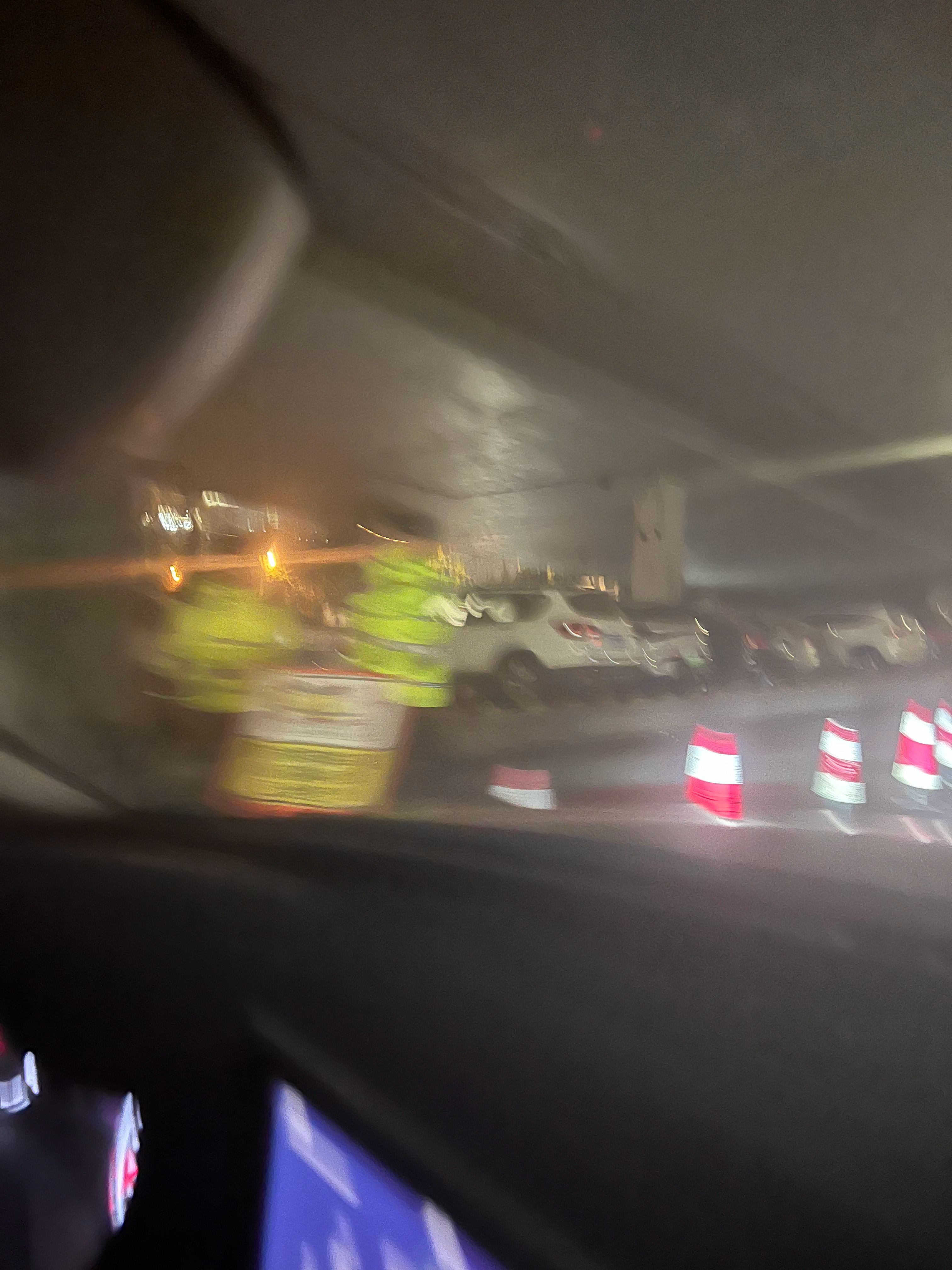 爽啊。叫了代驾碰上查酒驾，太值了。 