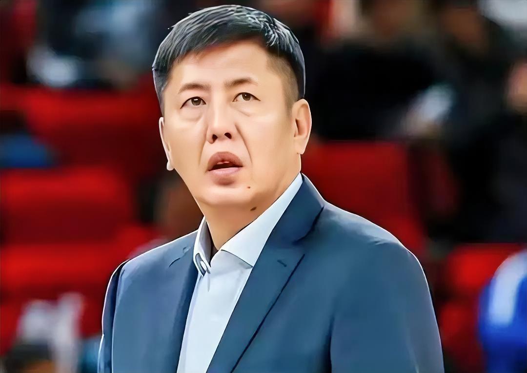 丁伟下课是意料中的事，没有什么大惊小怪的，在CBA任过教的人，这样经过反反复复上