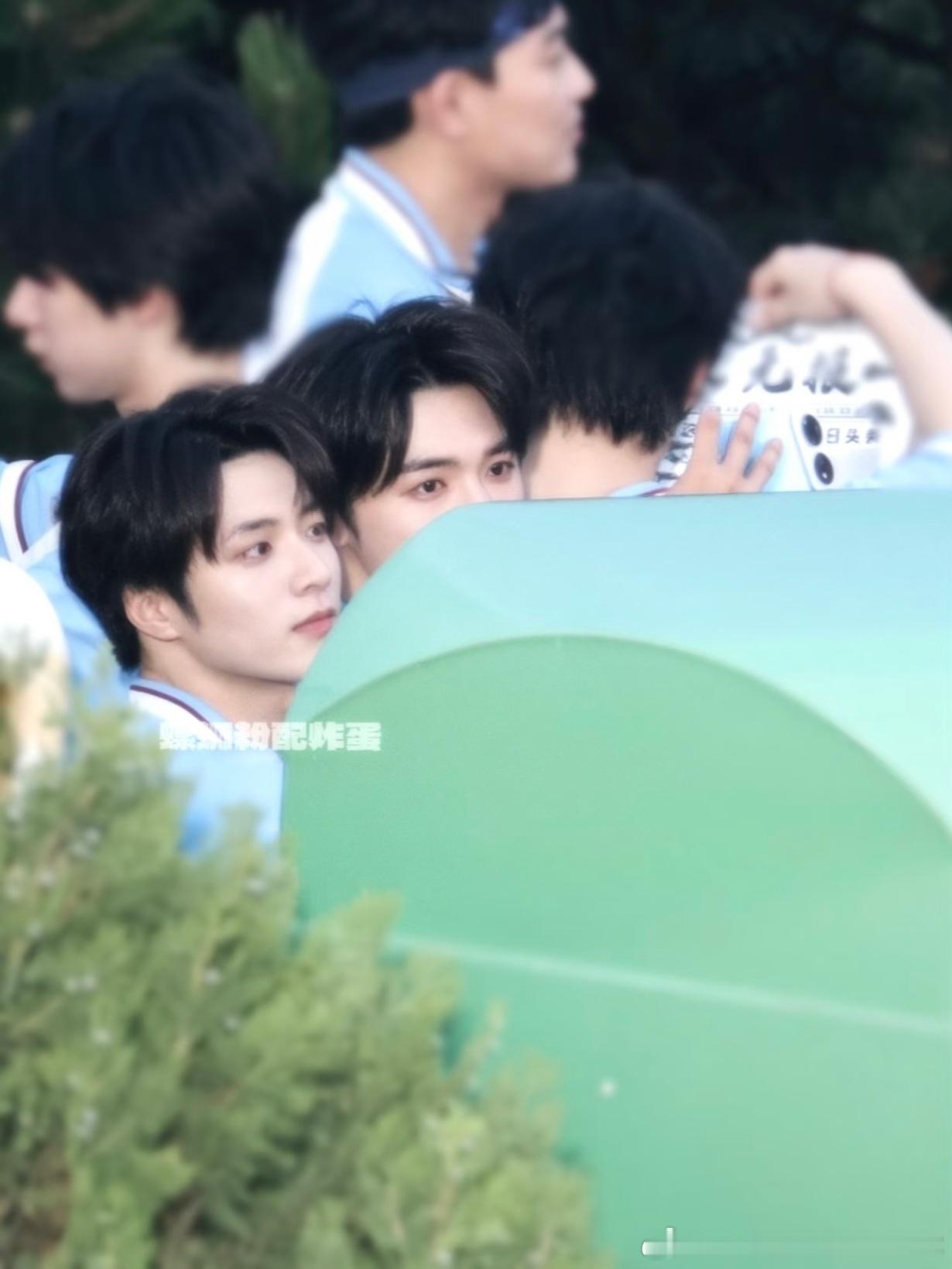 录制间隙的碗盆合影