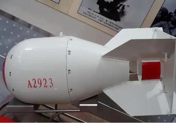 原子弹原理早已公开，为什么还有那么多国家造不出原子弹？说句难听的，不光造不出来，