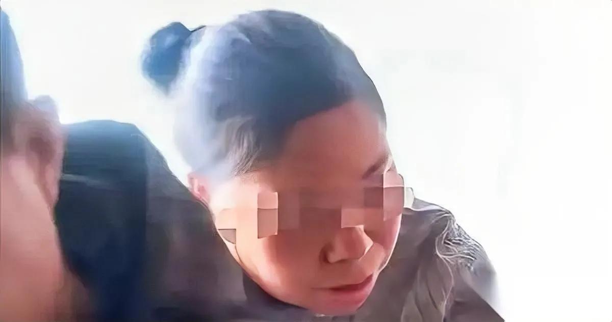 这事儿我真看傻了

气得我后槽牙痒

你见过这么狠的枕边人吗？

浙江慈溪那个藏