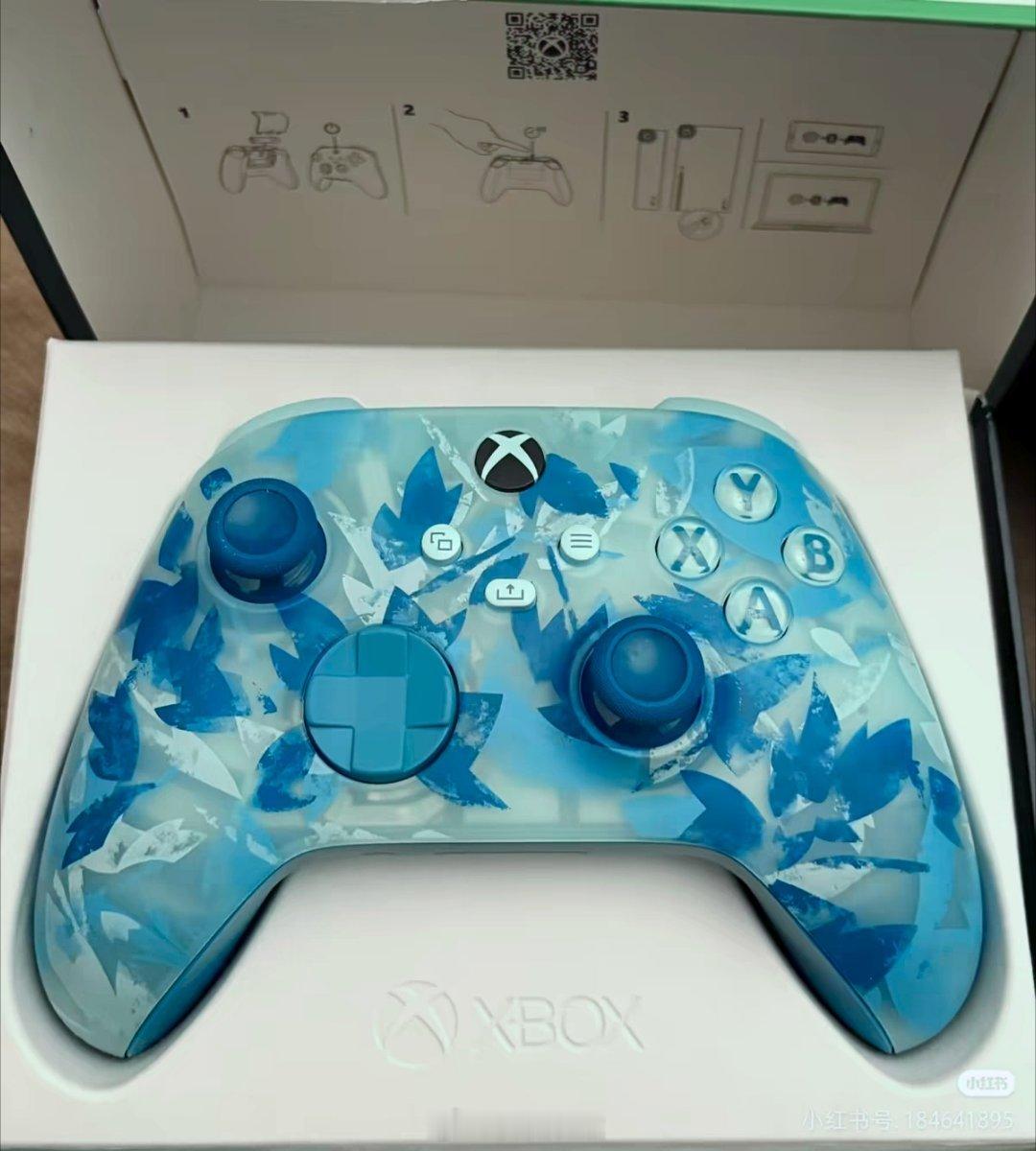 生活手记 用了几年的XBOX手柄终于可以退休了，安排了个新皮肤的上场！ ​​​