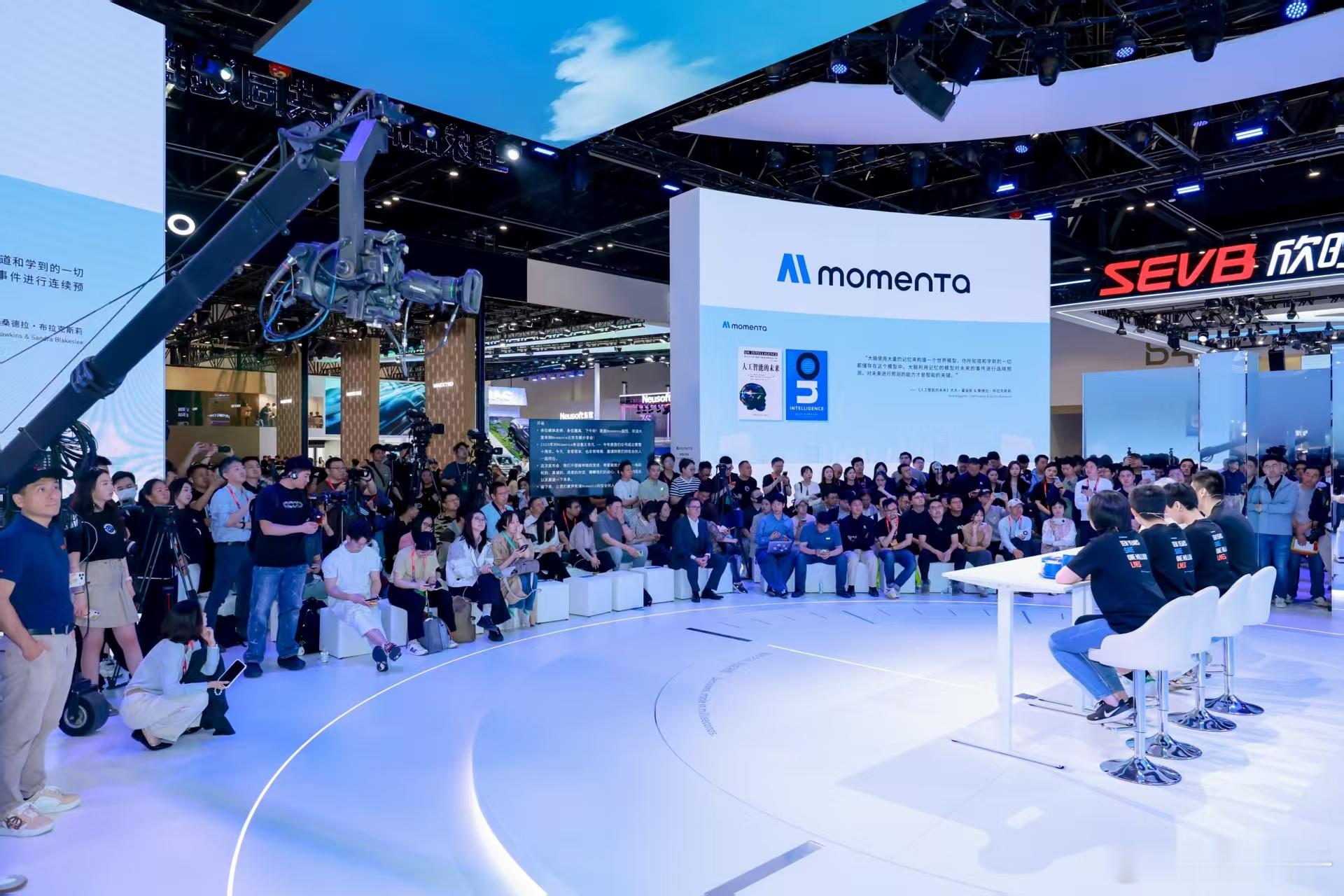 果然是市占率超过6成的智驾供应商…Monenta在车展正式发布R7大模型，媒体太