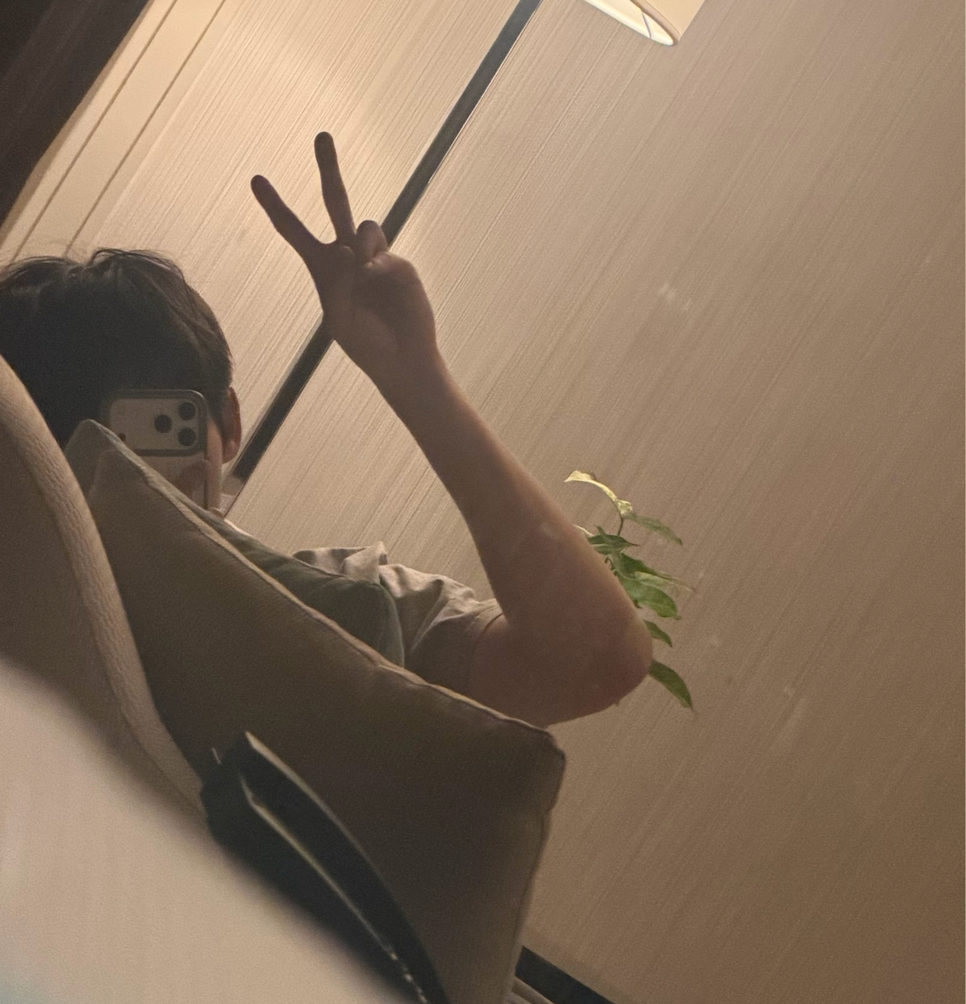 我嘴角下不来了 咋整 ​​​