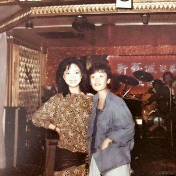 1983年，邓丽君和张艾嘉。 