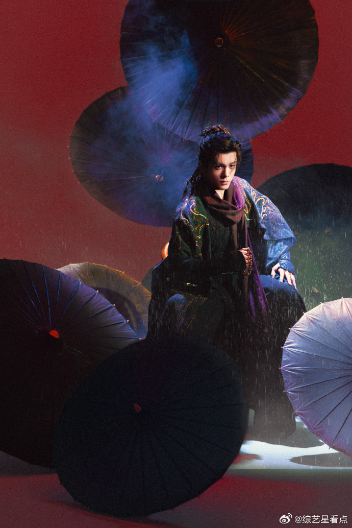 曾舜晞这个写真给到夯曾舜晞从武侠小说走出来了 谁懂啊！这颜值这气质，分明就是从武