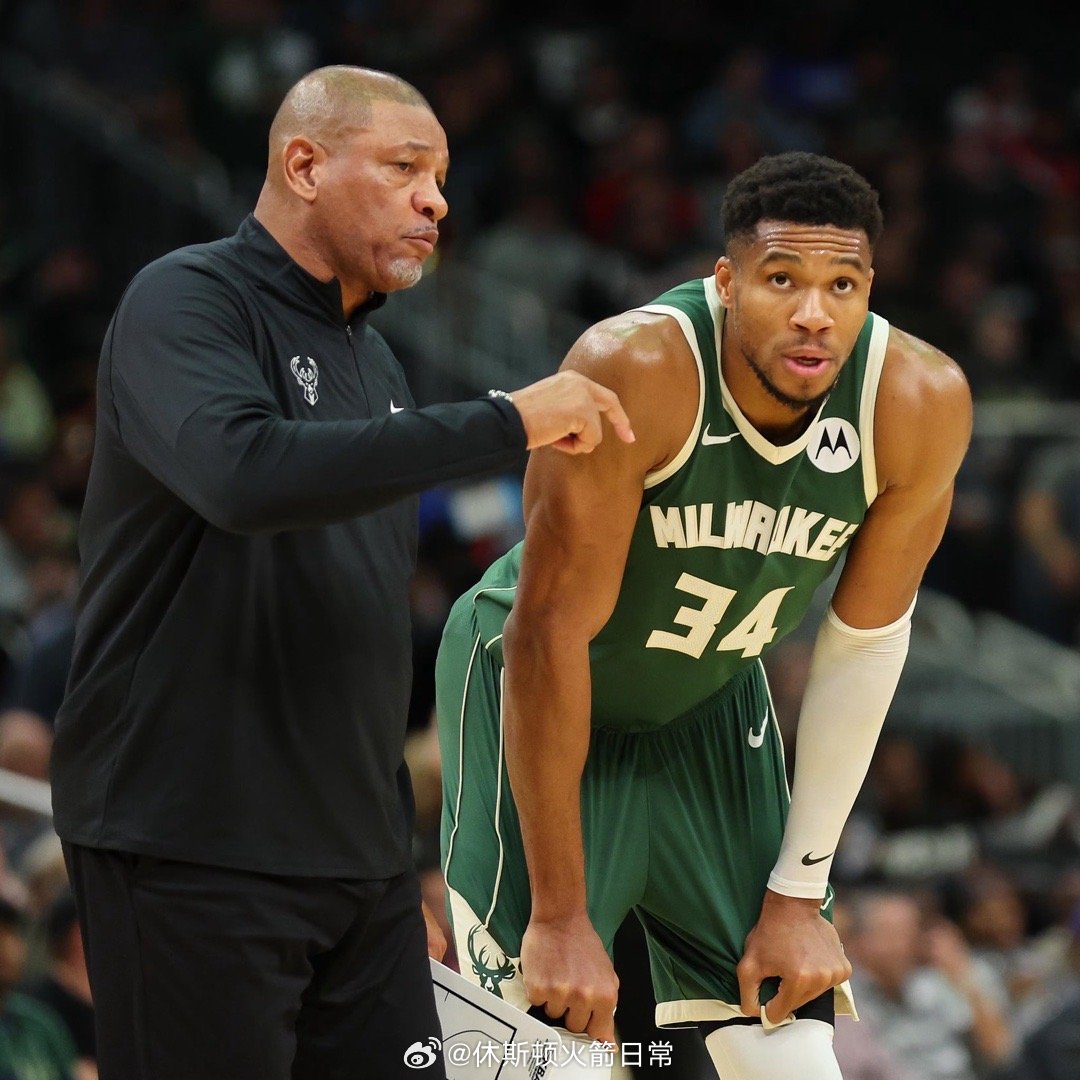 道格·里弗斯谈雄鹿队被淘汰出季后赛：“这当然令人失望。自从我来到这里，就没经历过