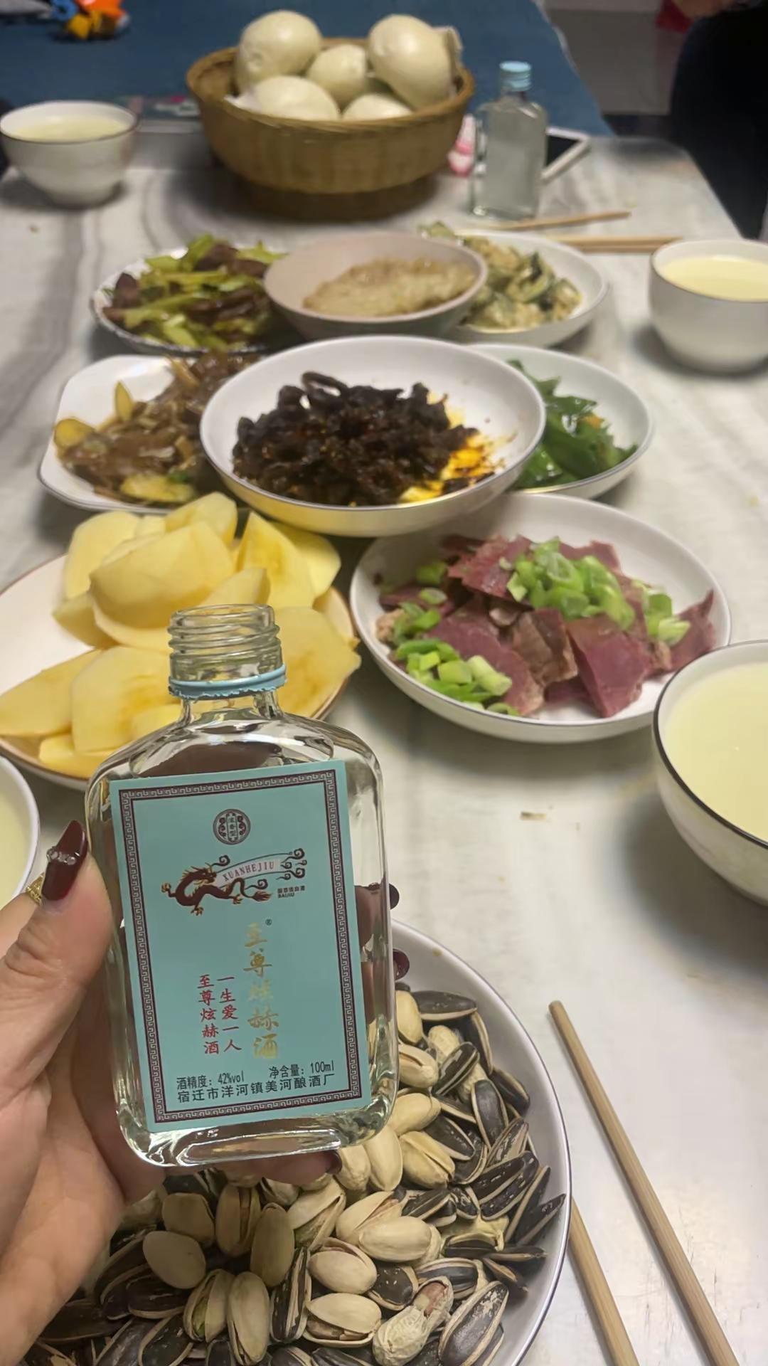 吸烟只吸炫赫门，从此只爱一个人，喝酒要喝炫赫门，从此不爱任何人