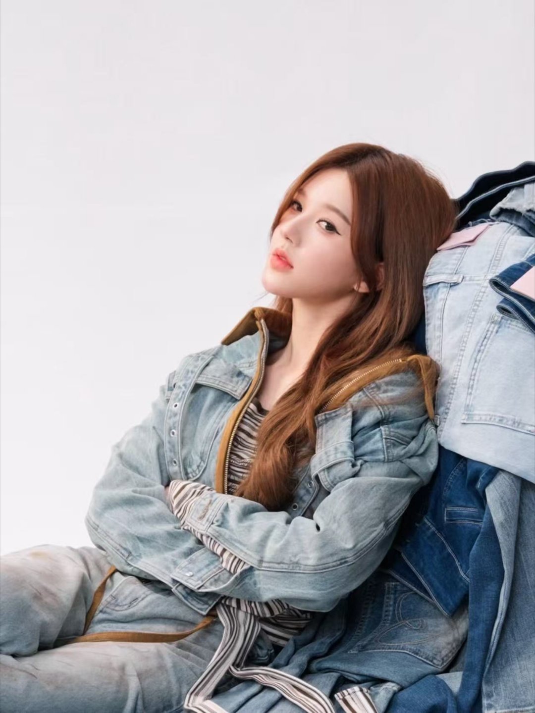 赵露思代言的chuu更新了一组like图 简直不要太美了😍 