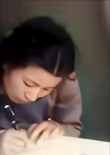 什么样的女人最令人着迷看书学习的女人最有魅力！