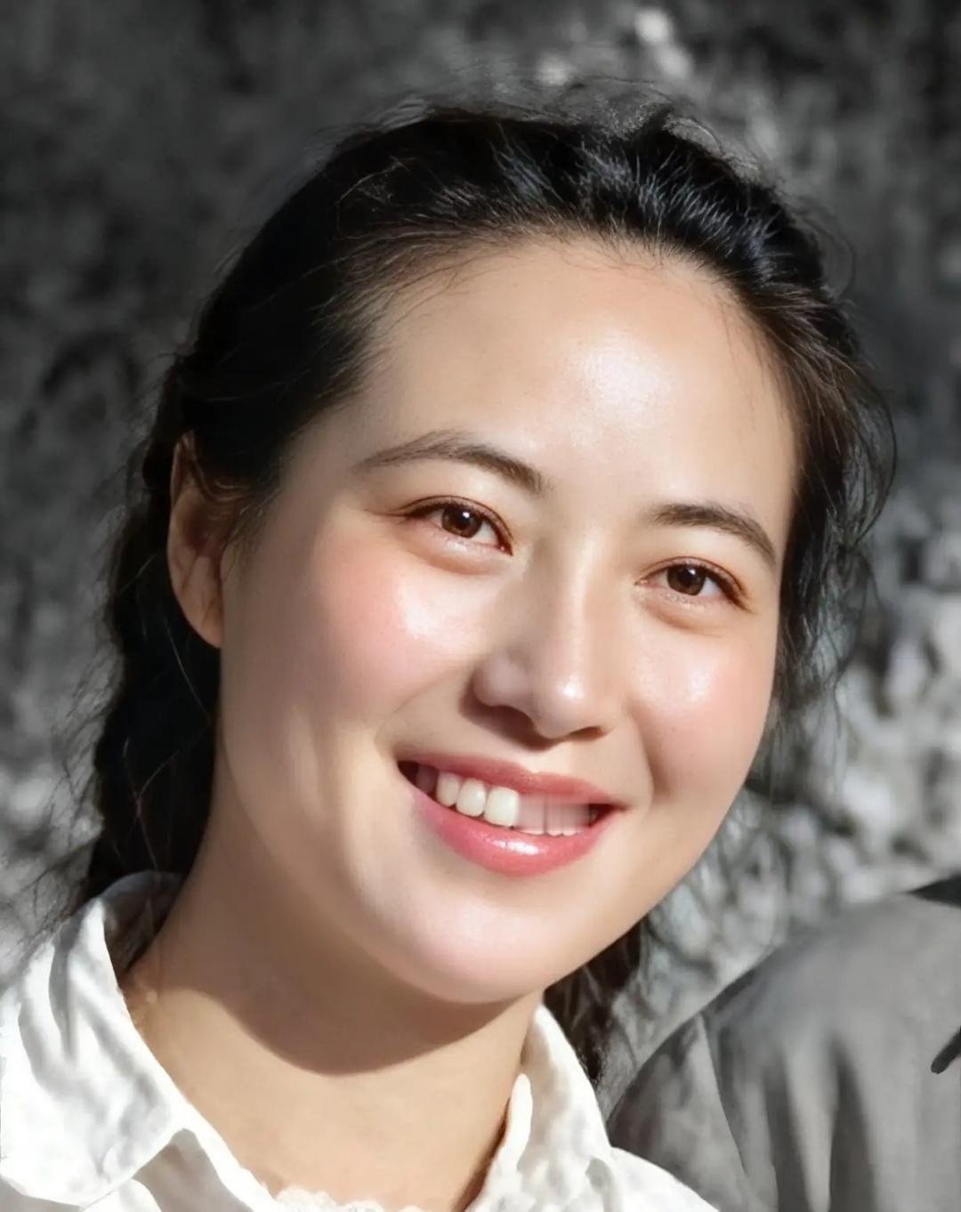 🌹延安第一美女苏菲：毛主席亲自证婚：延安跨国婚礼，一纸婚约相守四十八年
 
与