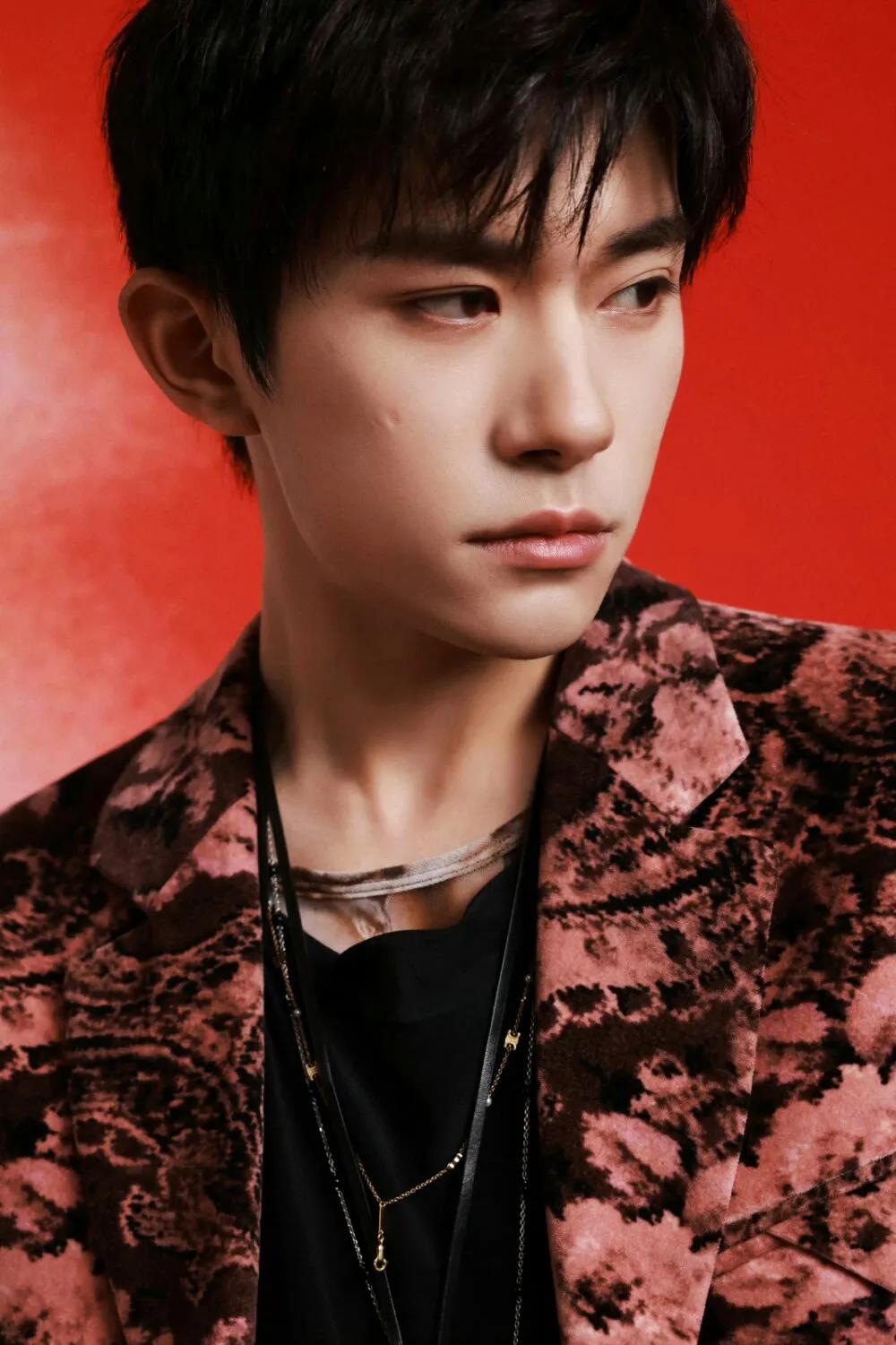 奉劝大家不要被易烊千玺“骗”了！
他真不是流量明星——他对演技的磨炼、对每一个角