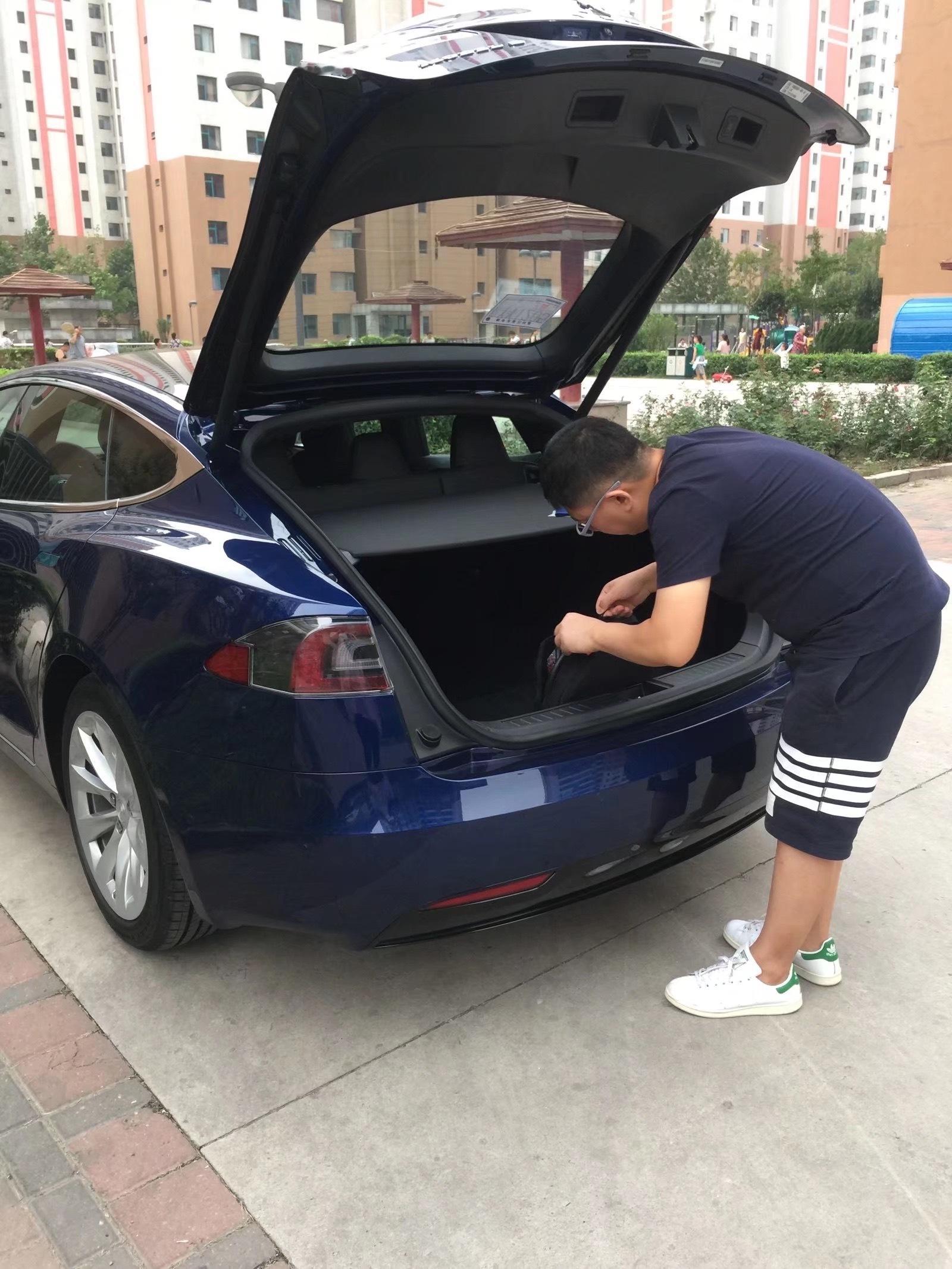 刚想起来，今天是我成为特斯拉车主8周年的日子。先说一句简单的总结：下辆新车还是特