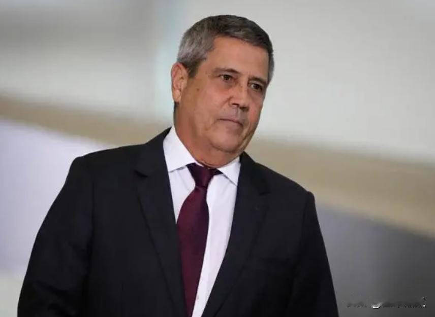 巴西前国防部长被捕。当地时间12月14日，巴西联邦警察在里约热内卢逮捕了巴西前国