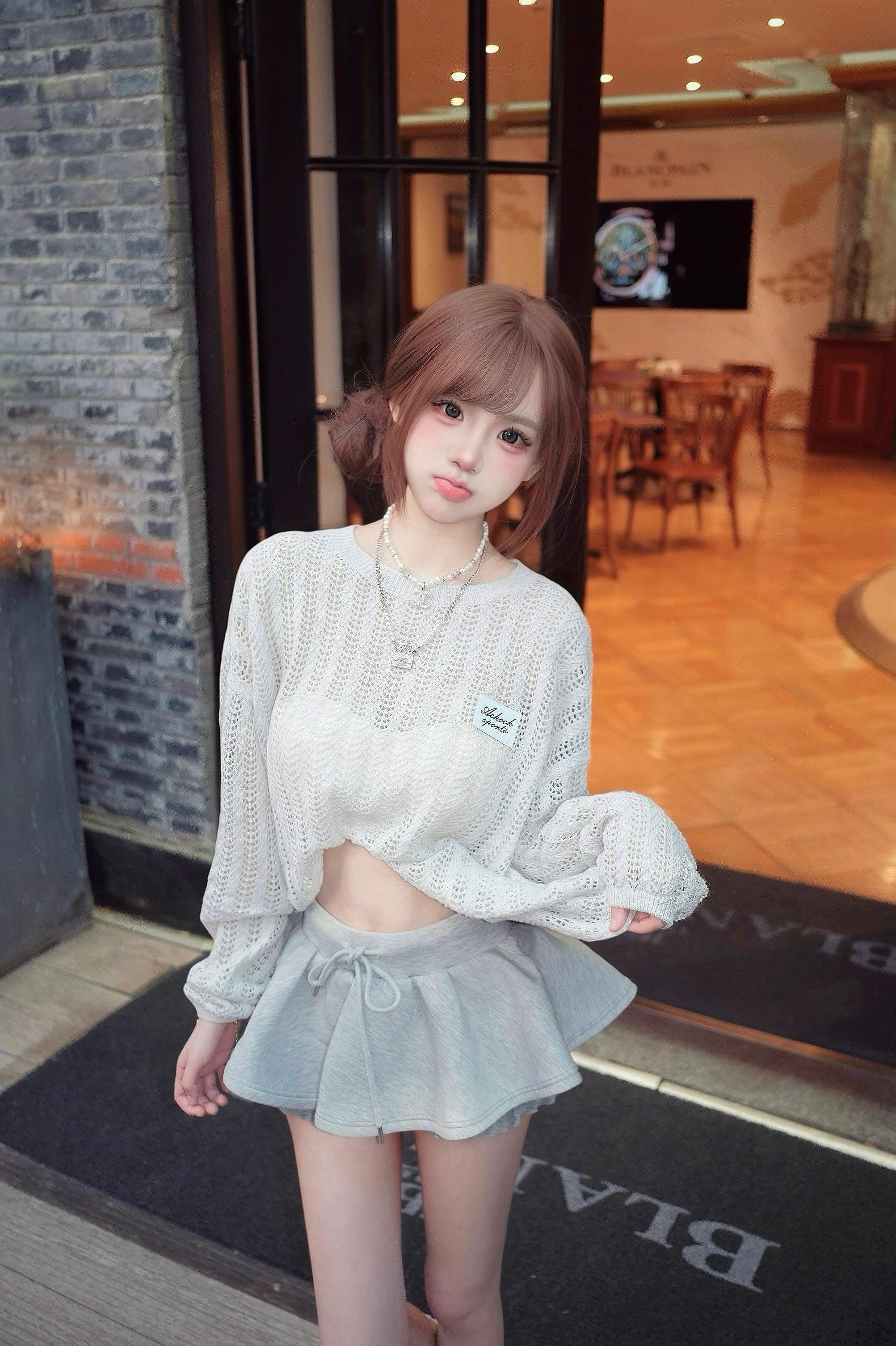 我不就亲了你一下 你就找人把我齐刘海打歪 也太过分了吧