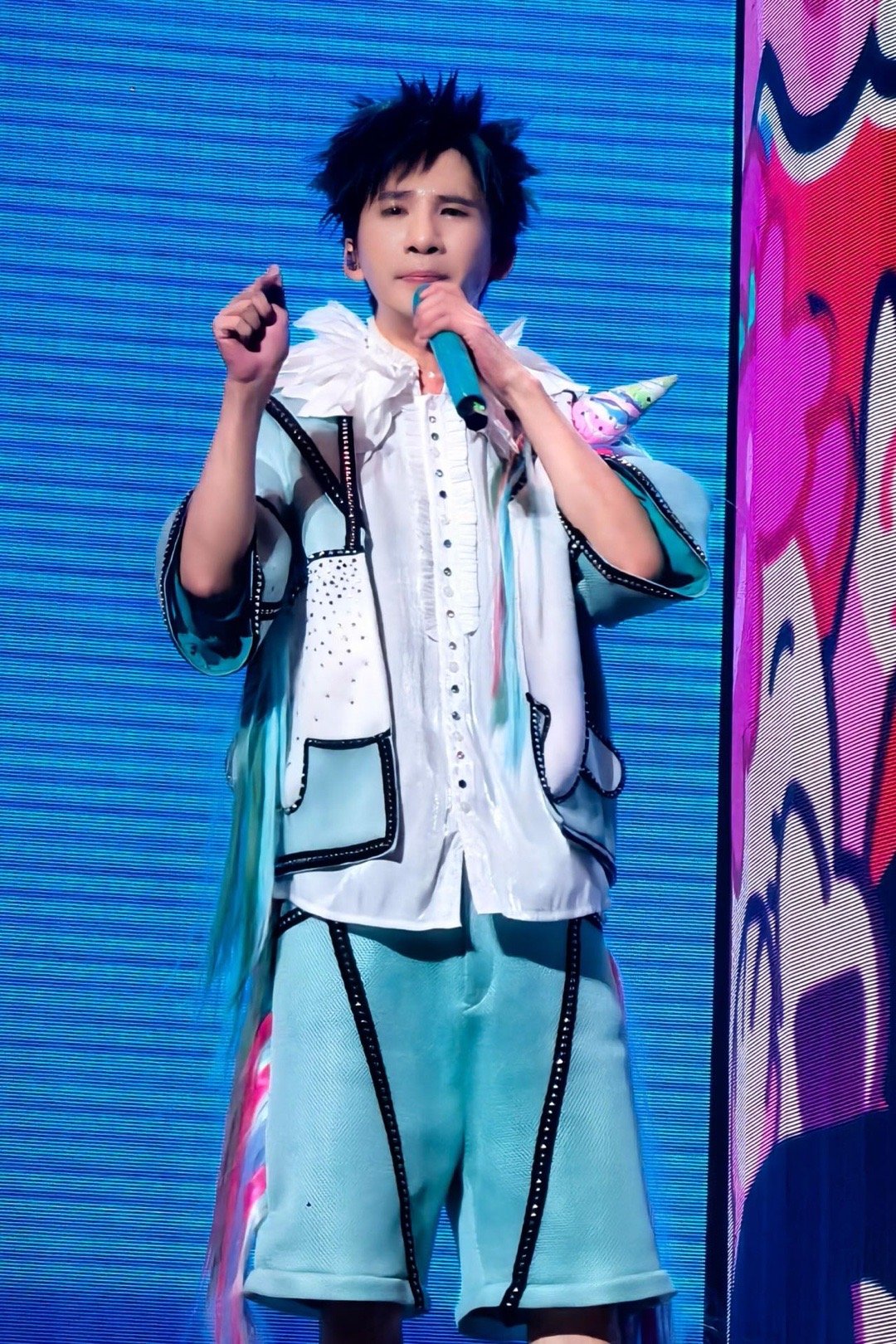 谁能想到最闹腾的人说着最戳心的话！“做音乐是为了让自己满意”这句话击穿所有伪装，