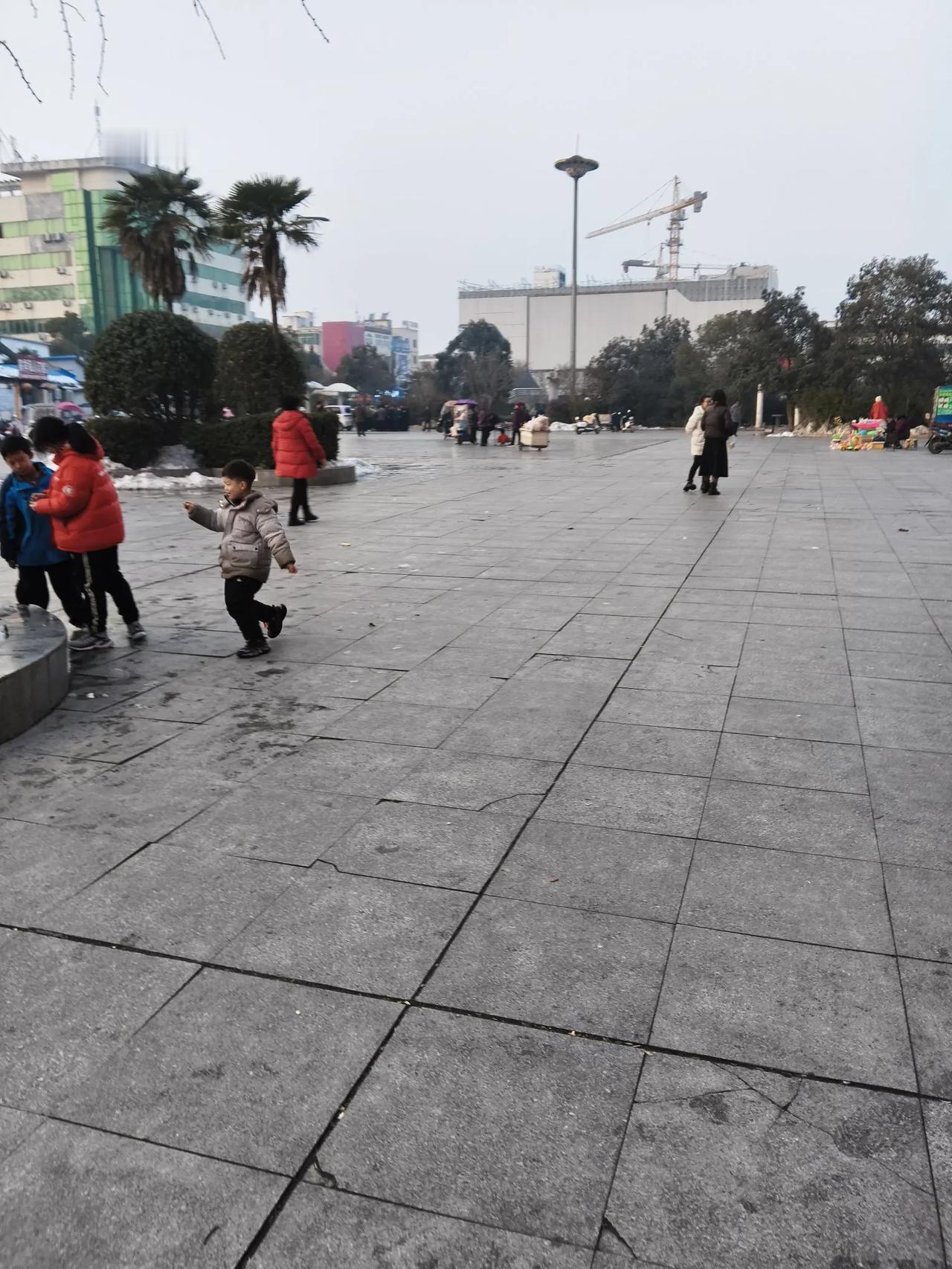 新年生活图鉴小朋友的日子也轻松起来，作业有的留的太多了。还是希望小学生不留作业吧