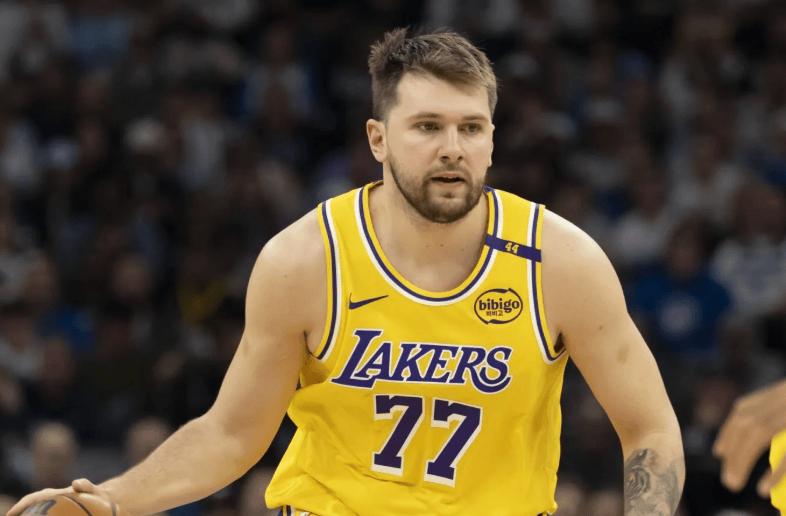 同为历史顶级的双能卫，东契奇曾单核率队打进过总决赛；哈登率队打进过西决；有一说一