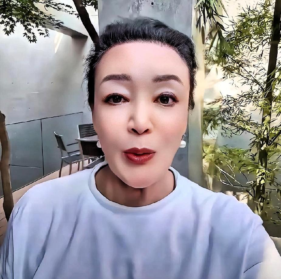 张兰为麻六记贡献40%销售额，儿子说她没股权。她月薪：2.3万。

2026年3