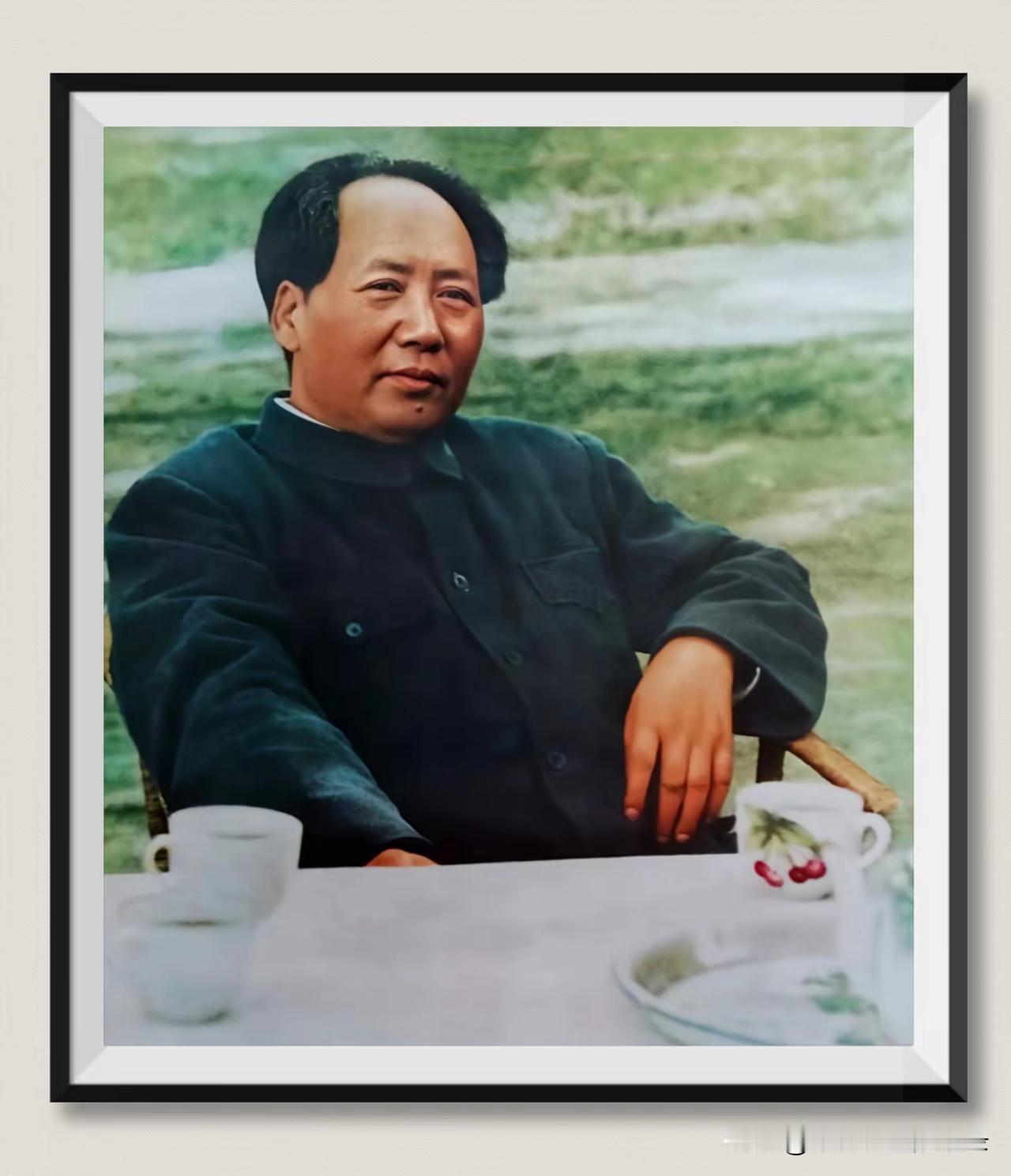 最深的记忆就是老宅墙上贴着这张画像，大约是一九七二到一九七四年那时三四岁。
