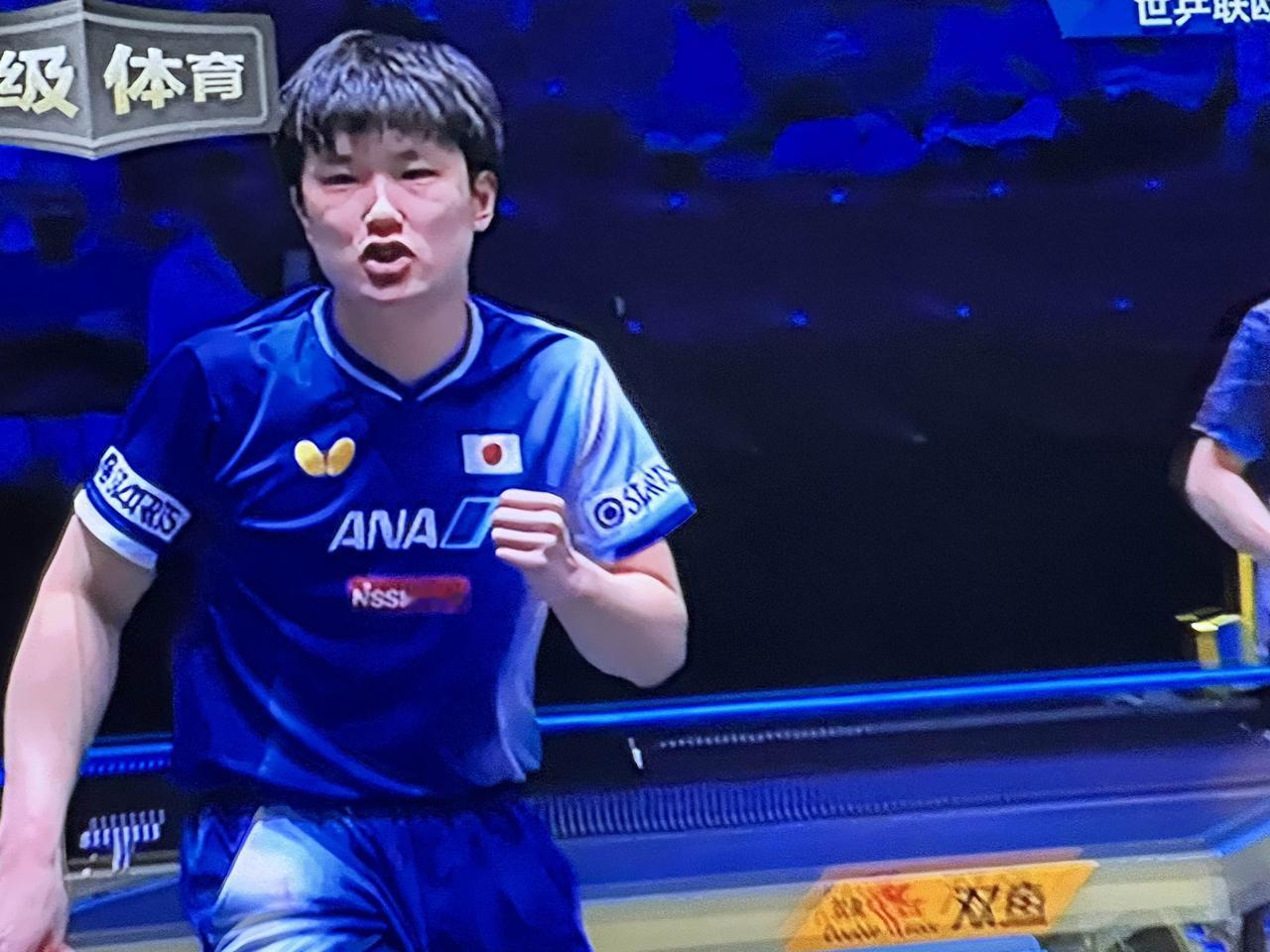 北京时间8月21日晚上，
国际乒联WTT欧洲大满贯瑞典站比赛
男单八分之一决赛，