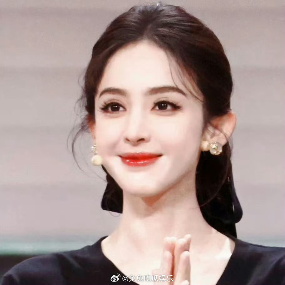 娜扎瘦成纸片人了不得不说这颜值是真的顶啊 ​​​