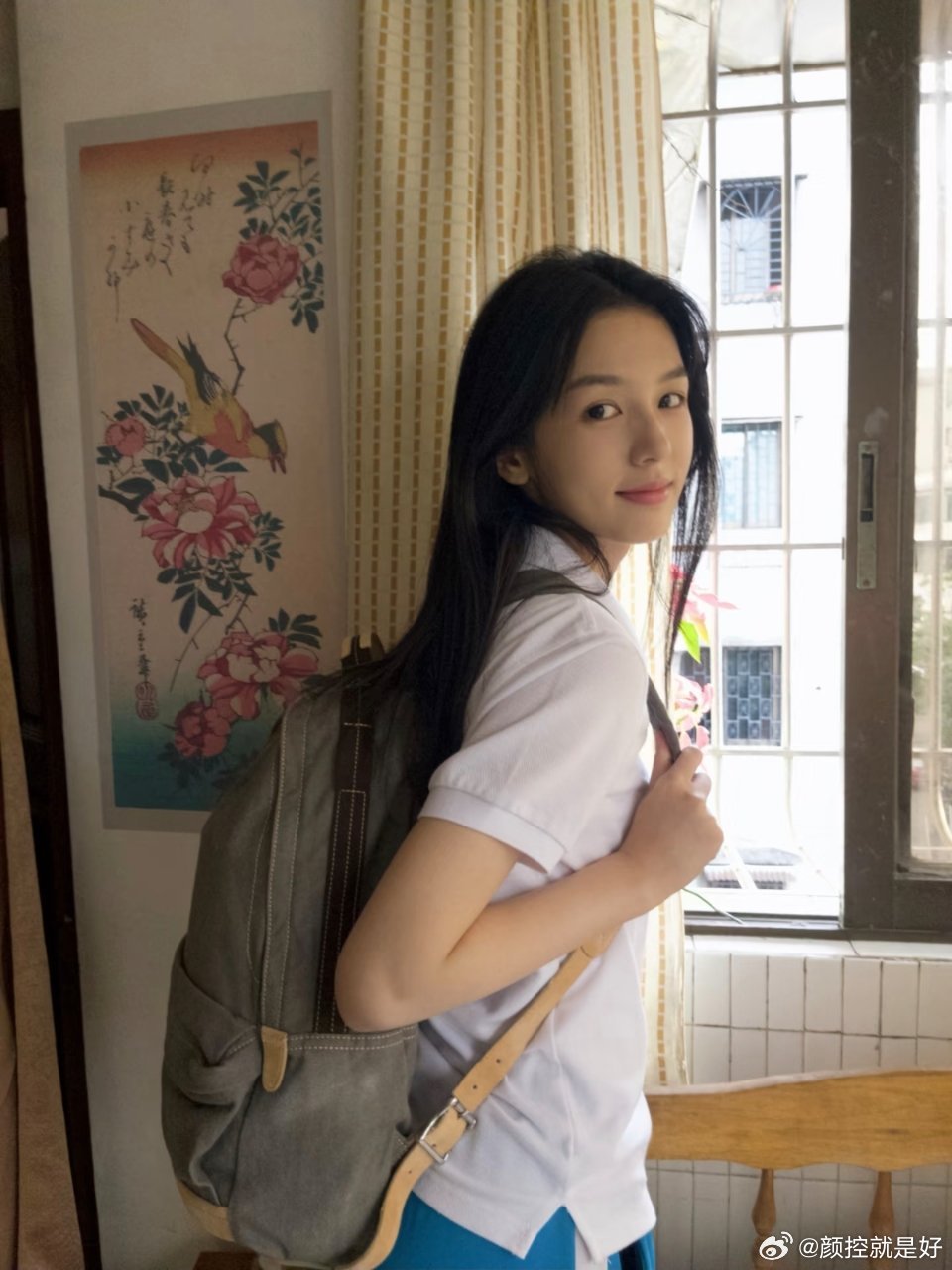 周也氛围感女头周也重返18岁。 