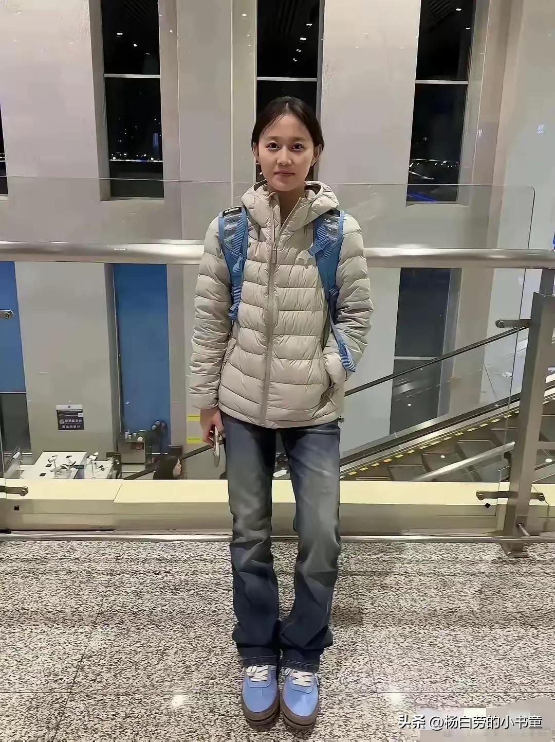 56岁的娃娃脸
人家是真的漂亮
比赵雅芝都女神
少女感脸 老年人面容 精致少女脸