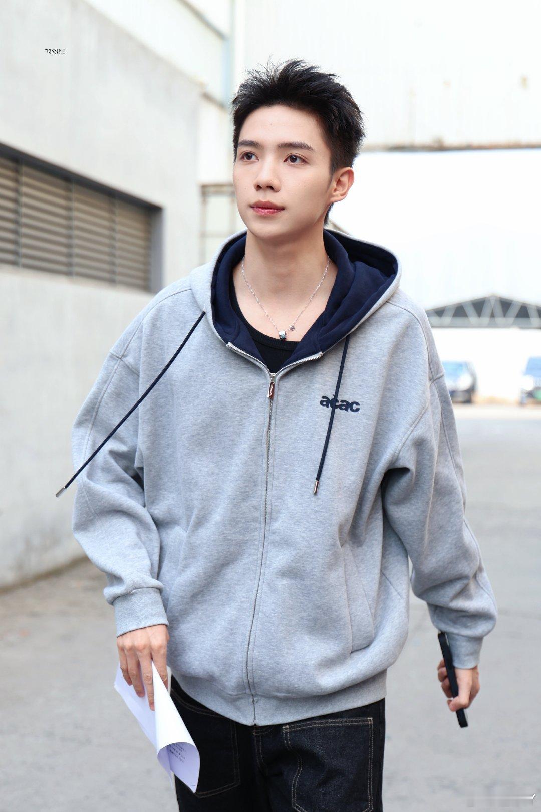 罗一舟coach腕表品牌挚友 🚢罗一舟搜狐时尚盛典 晚安一舟✨我心慕于你，如鹿