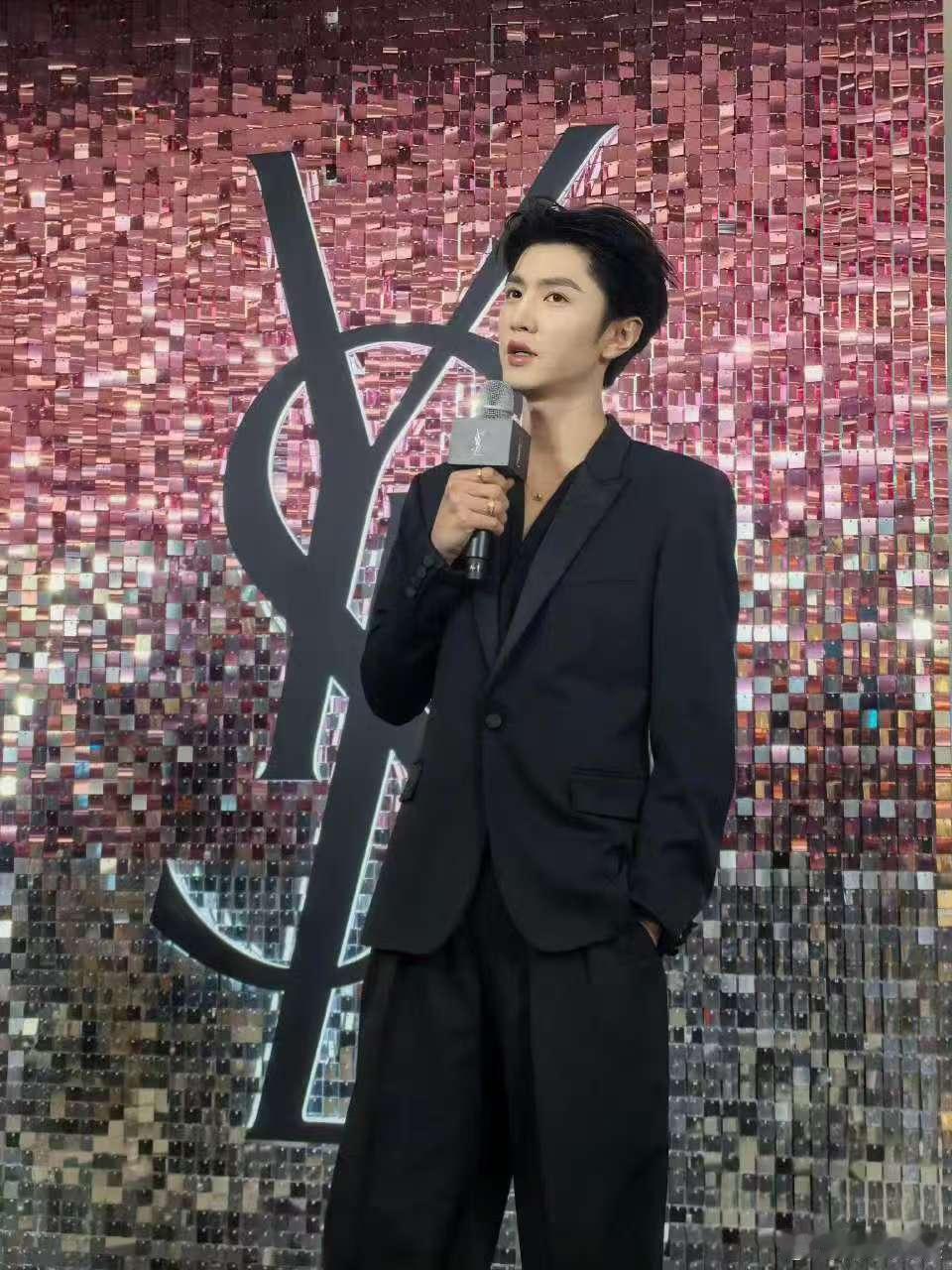 陈哲远矜贵陈哲远ysl贵公子陈哲远ysl贵公子，好帅，