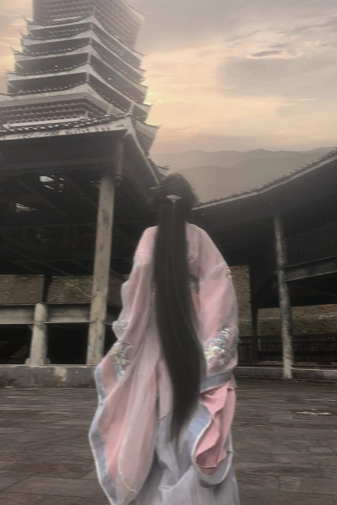 “对不起阿娩，总让你伤心，却无法补偿你”