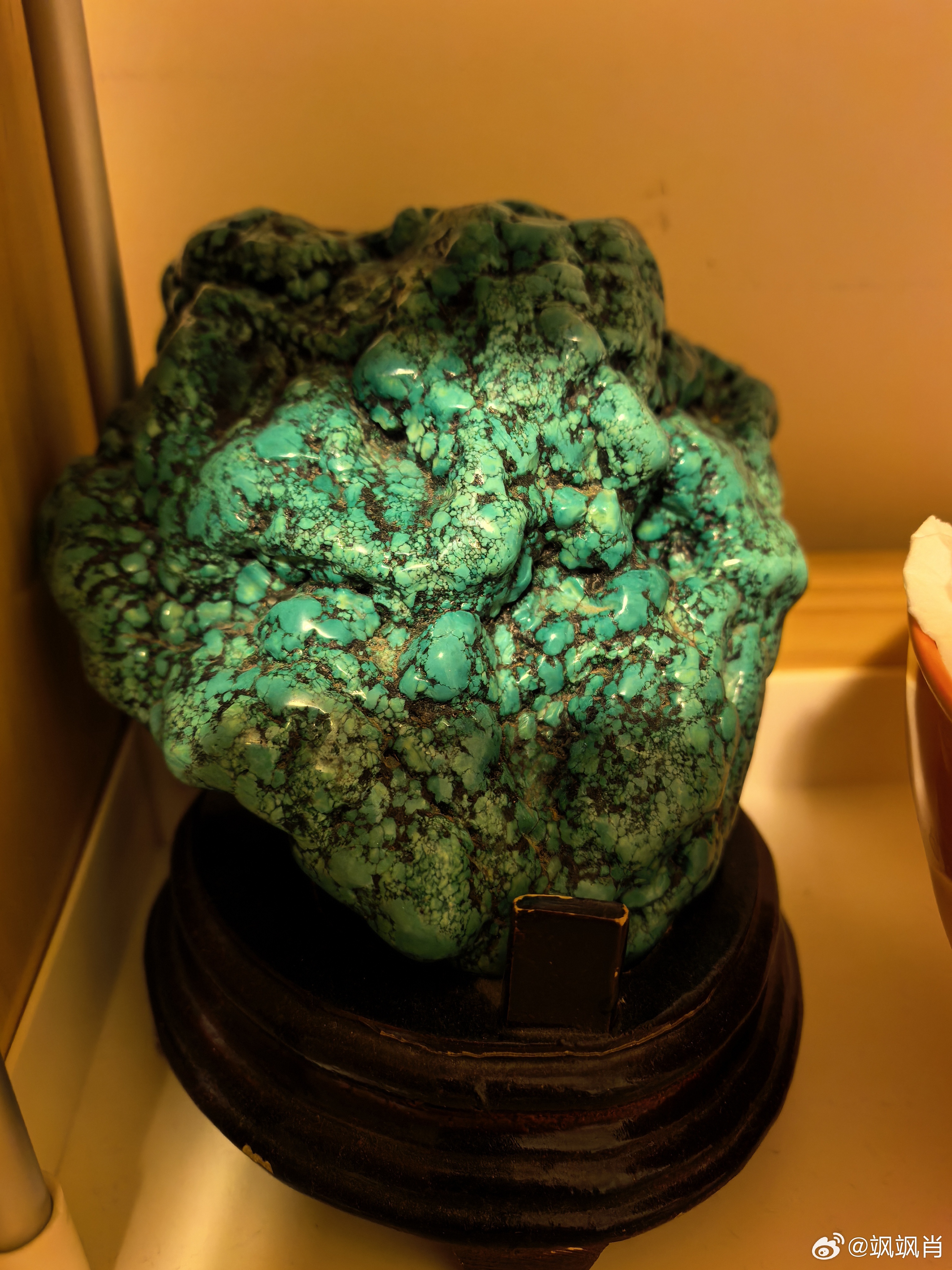 书桌上这款石头，想换成红色的，有推荐么？等值的最好，太贵了得添钱。财经[超话] 