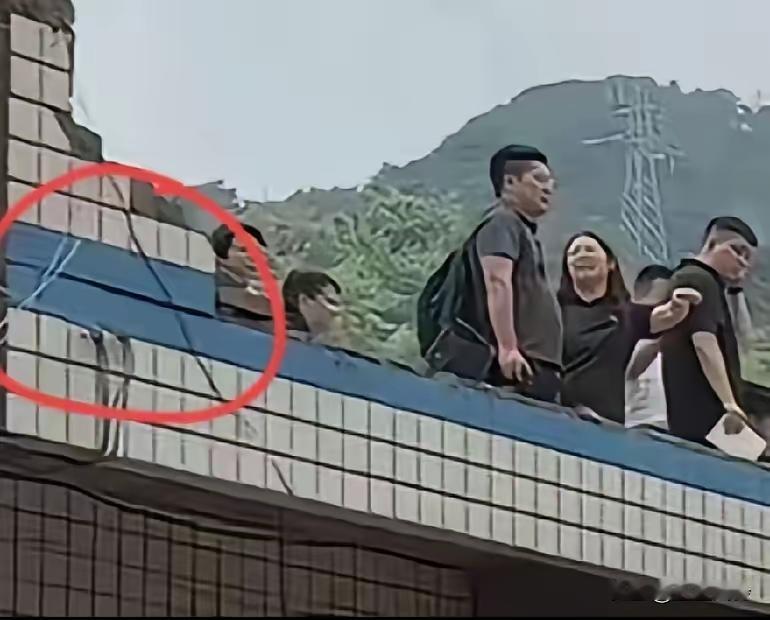 一场意外事故，法律核算赔偿高达几百万，

可涉事家庭本身只是低保户，根本无力承担