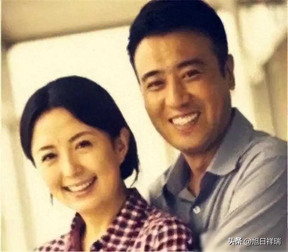 真男人！于和伟说：我对妻子一见钟情，那一年我20岁，她18岁，那时我家很穷，但我