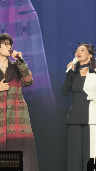 原来谭晶和许嵩早就约好唱素颜谁的青春DNA狠狠动了！谭晶许嵩多年前就约定合唱《素