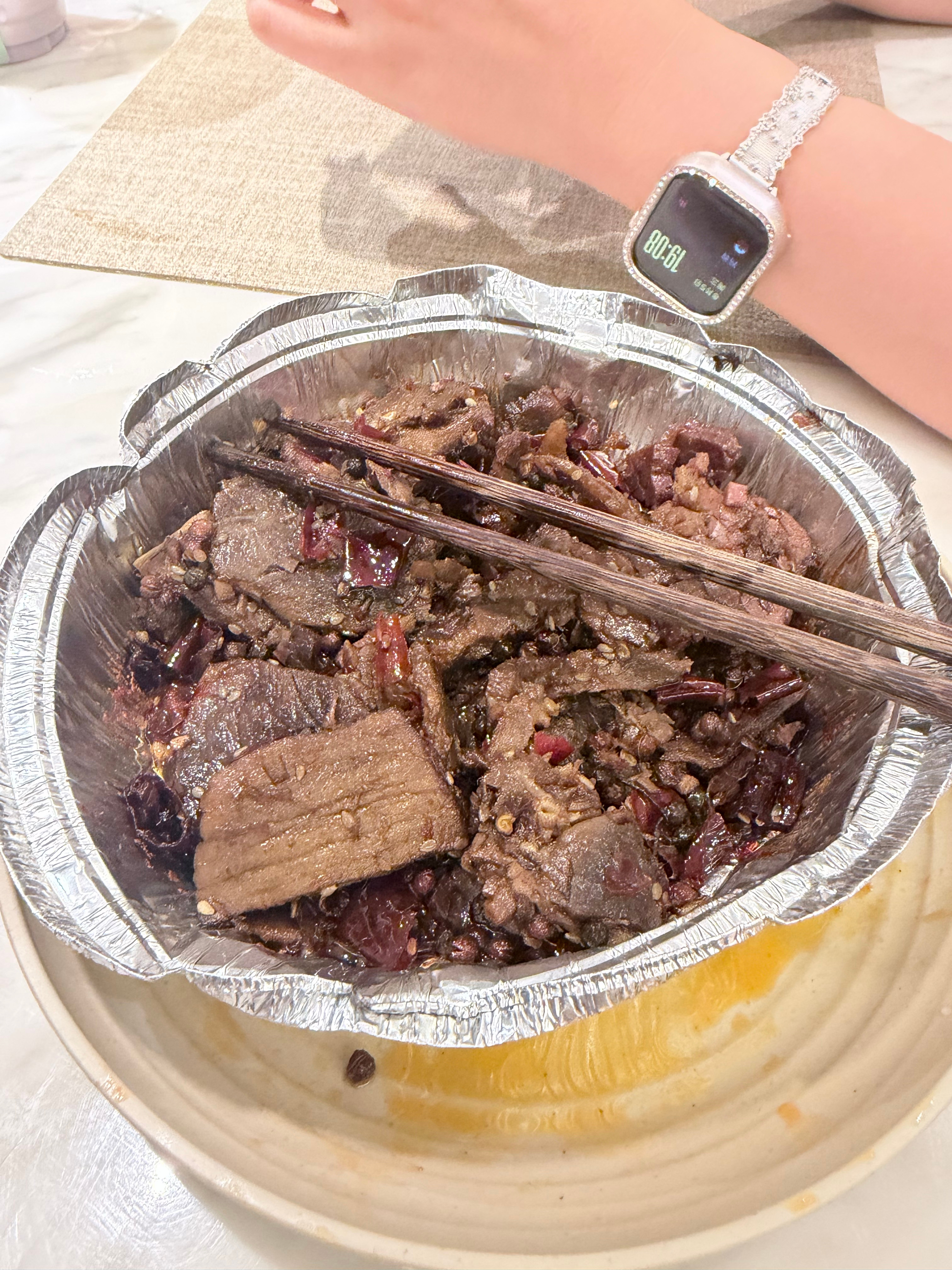 名模坤的牛肉… 让最近完全没食欲的我 开朗了… 